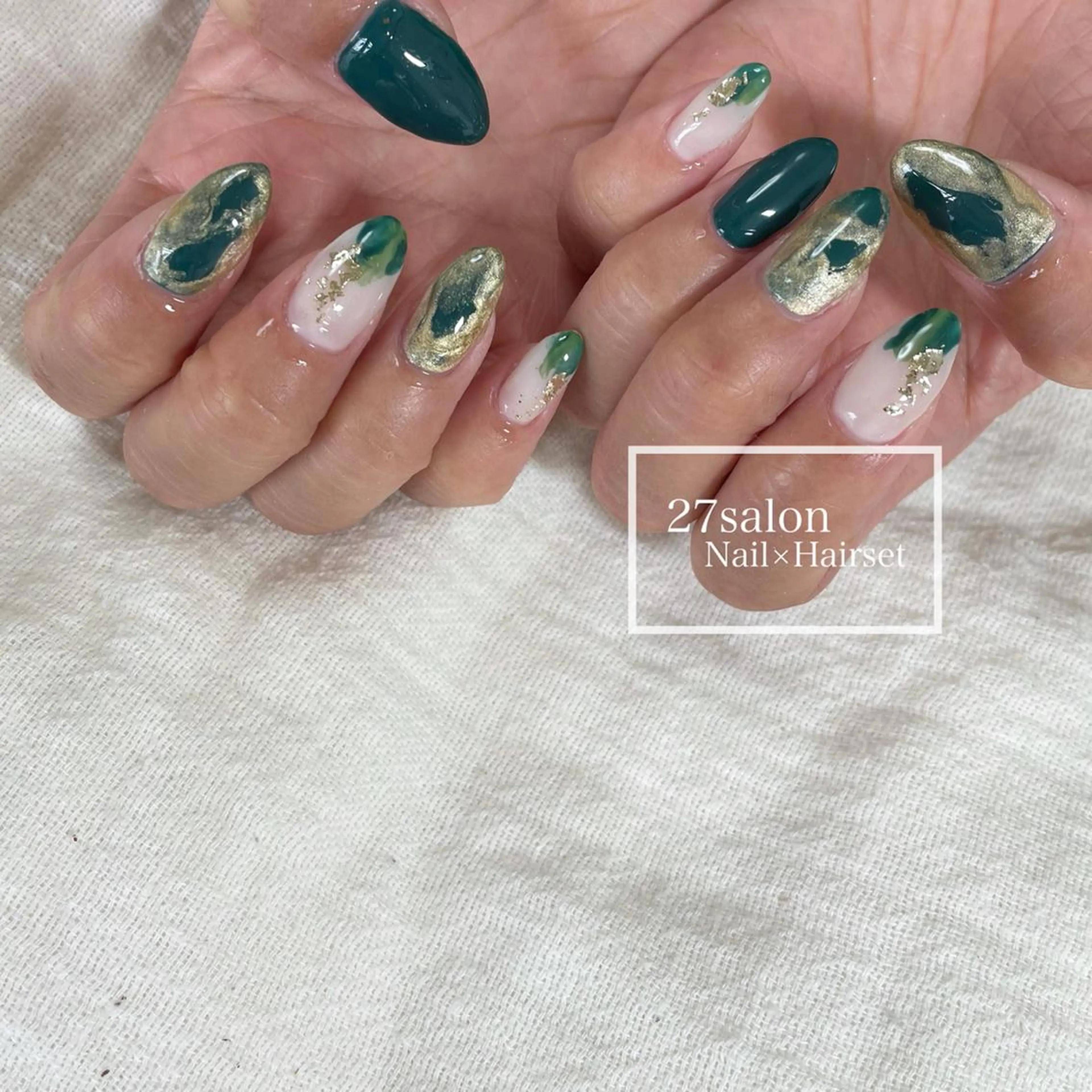 ネイル グリーン ニュアンスネイル 27salon yuinaのネイルデザイン