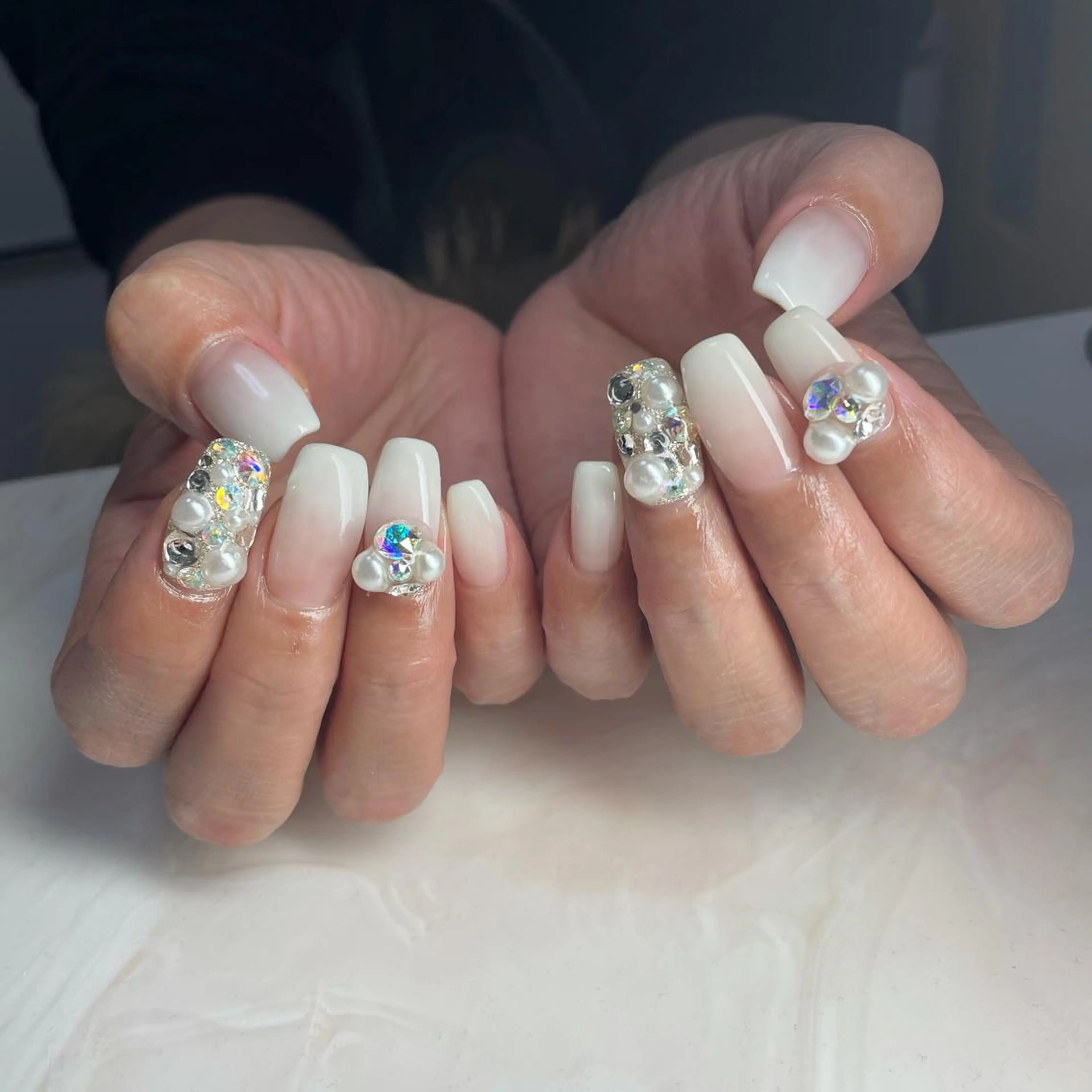 ネイル グラデーション ホワイト Mnail mayuのネイルデザイン