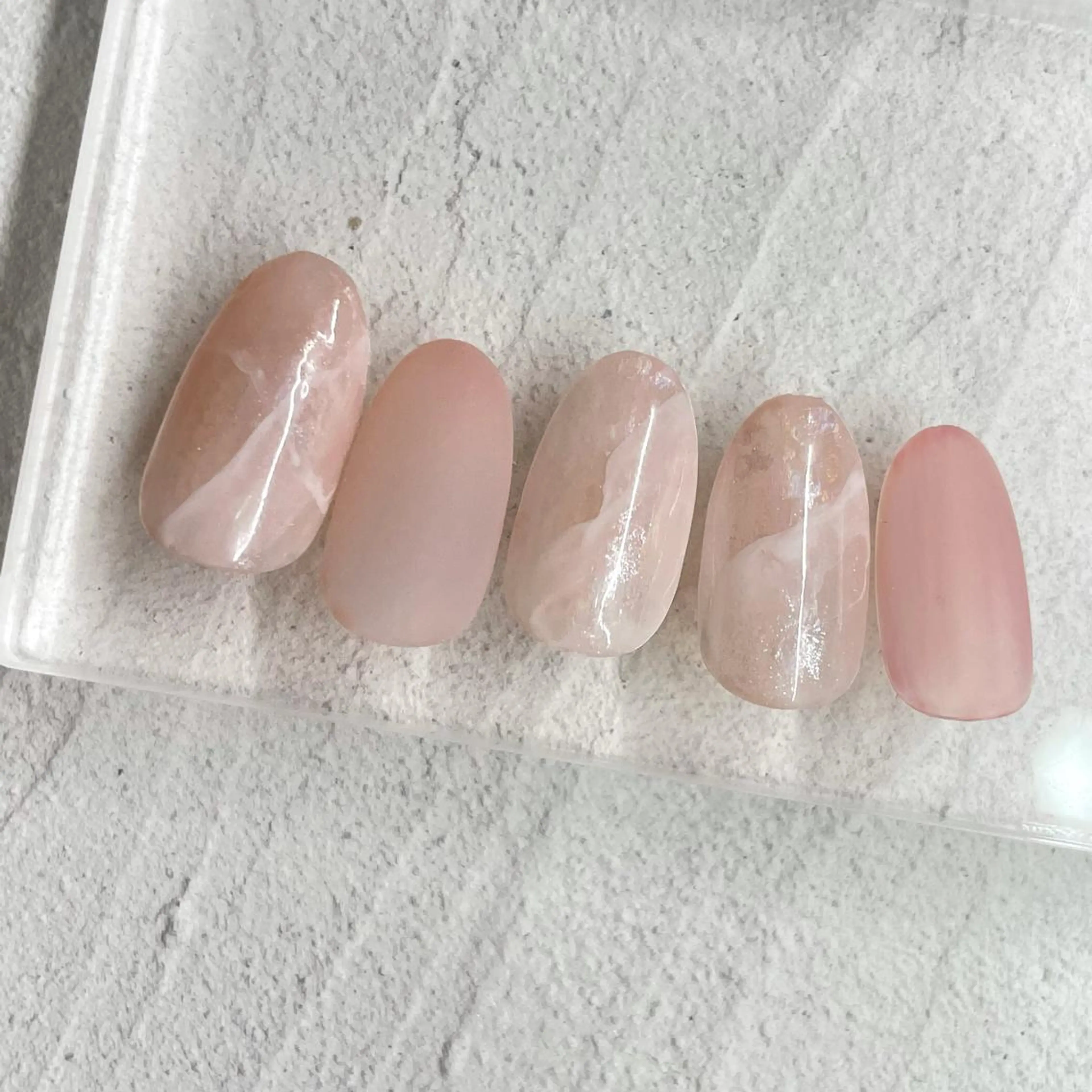 ミディアム Lety total beautyのネイルデザイン