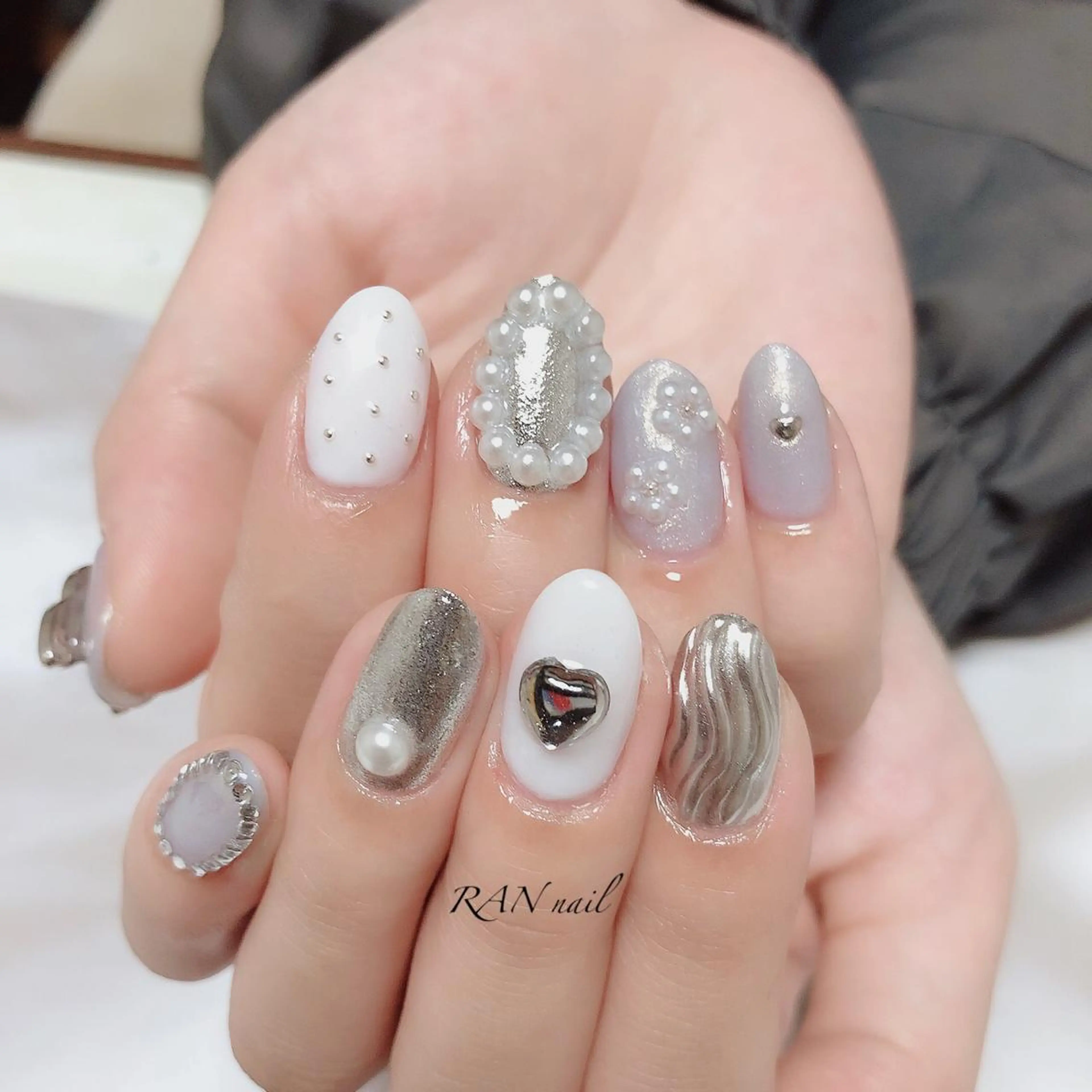 ネイル ハート キラキラネイル オフィスネイル 春ネイル ブライダルネイル ハンドネイル フットネイル RAN nail 〜ランネイル〜所属・RAN nailのネイルデザイン