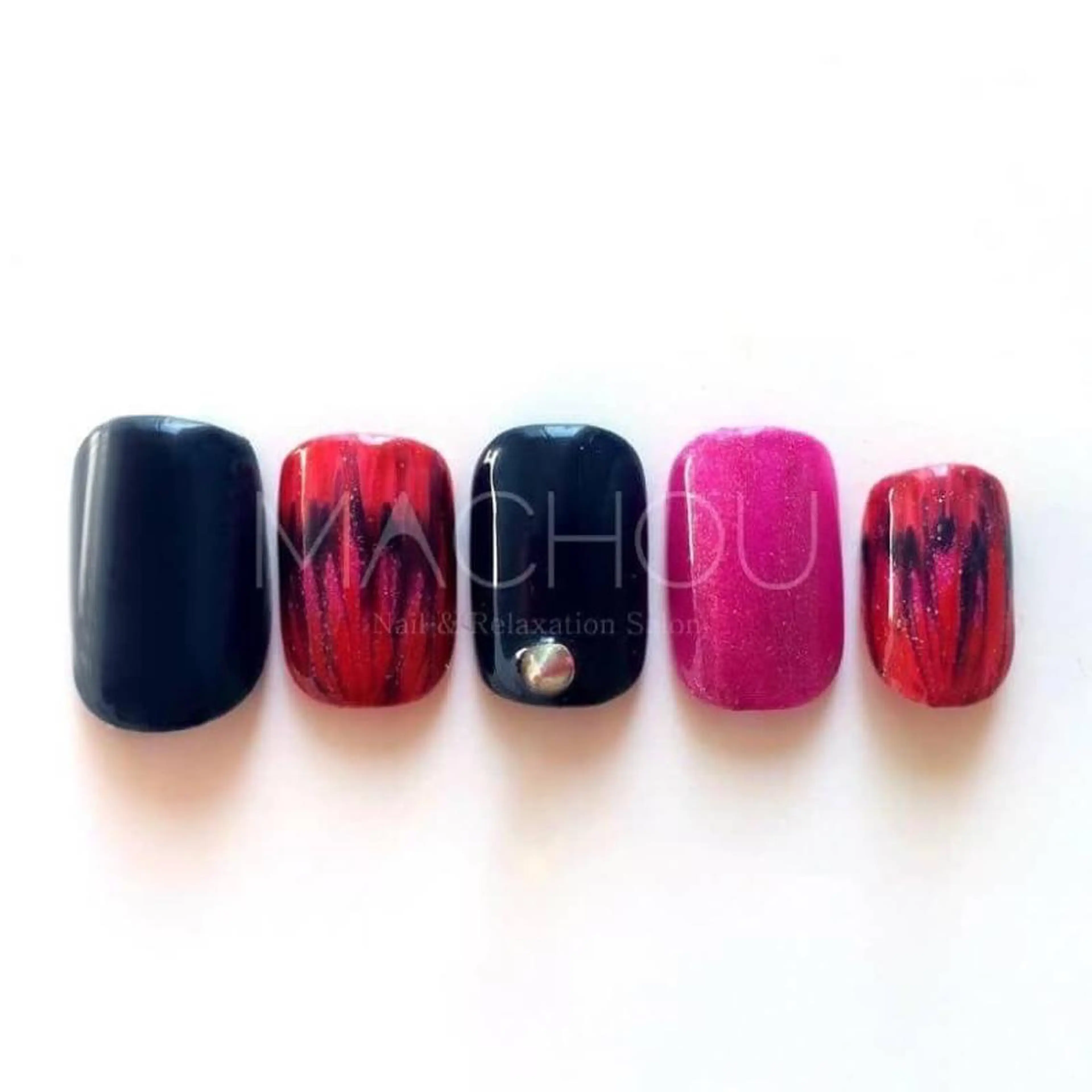 ネイル MACHOU所属・tomomi MACHOUのネイルデザイン