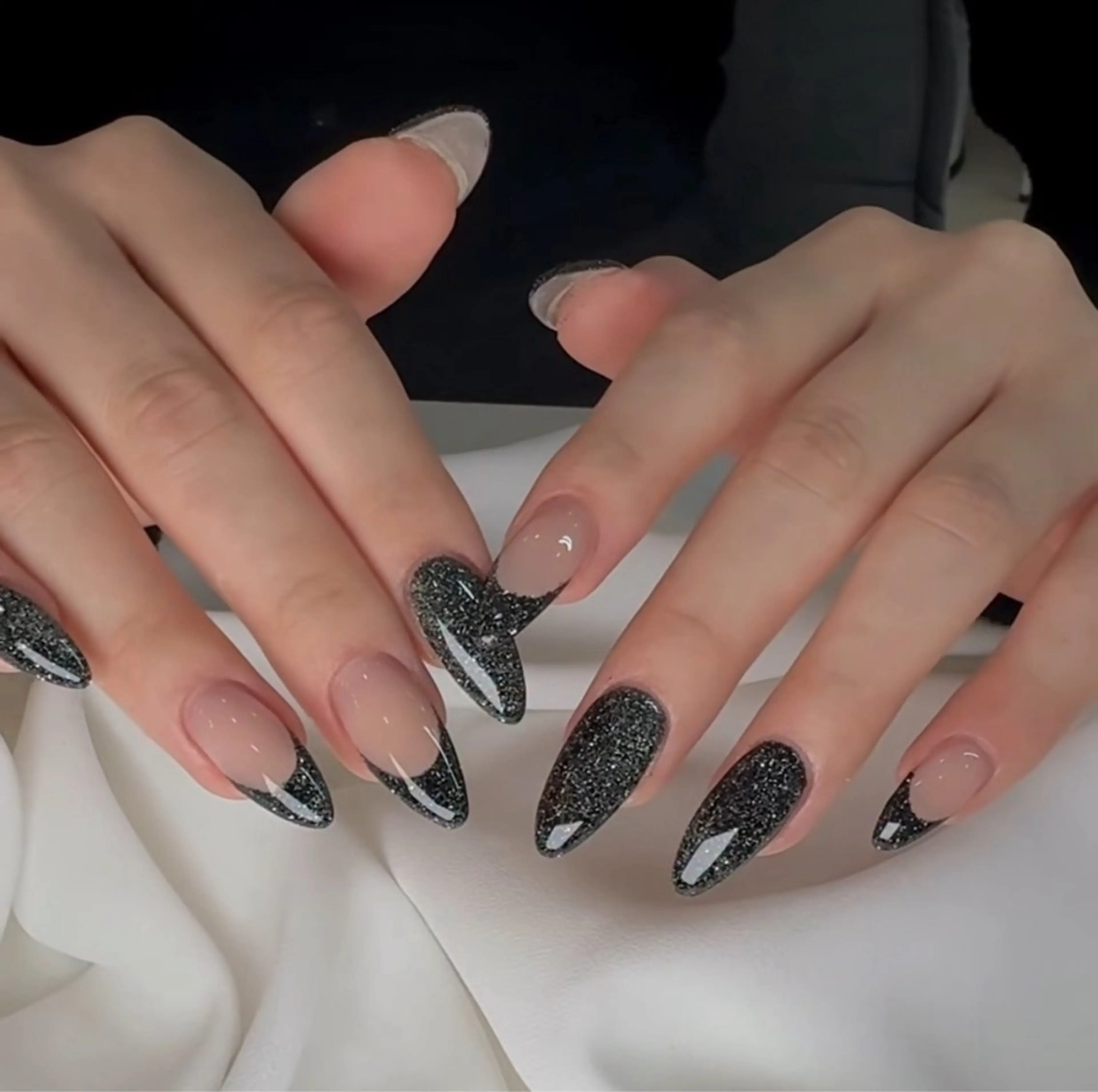 ネイル フラッシュネイル フレンチネイル グラデーション キラキラネイル 韓国ネイル ハンドネイル Lina所属・MeiMei Nail モデル募集のネイルデザイン