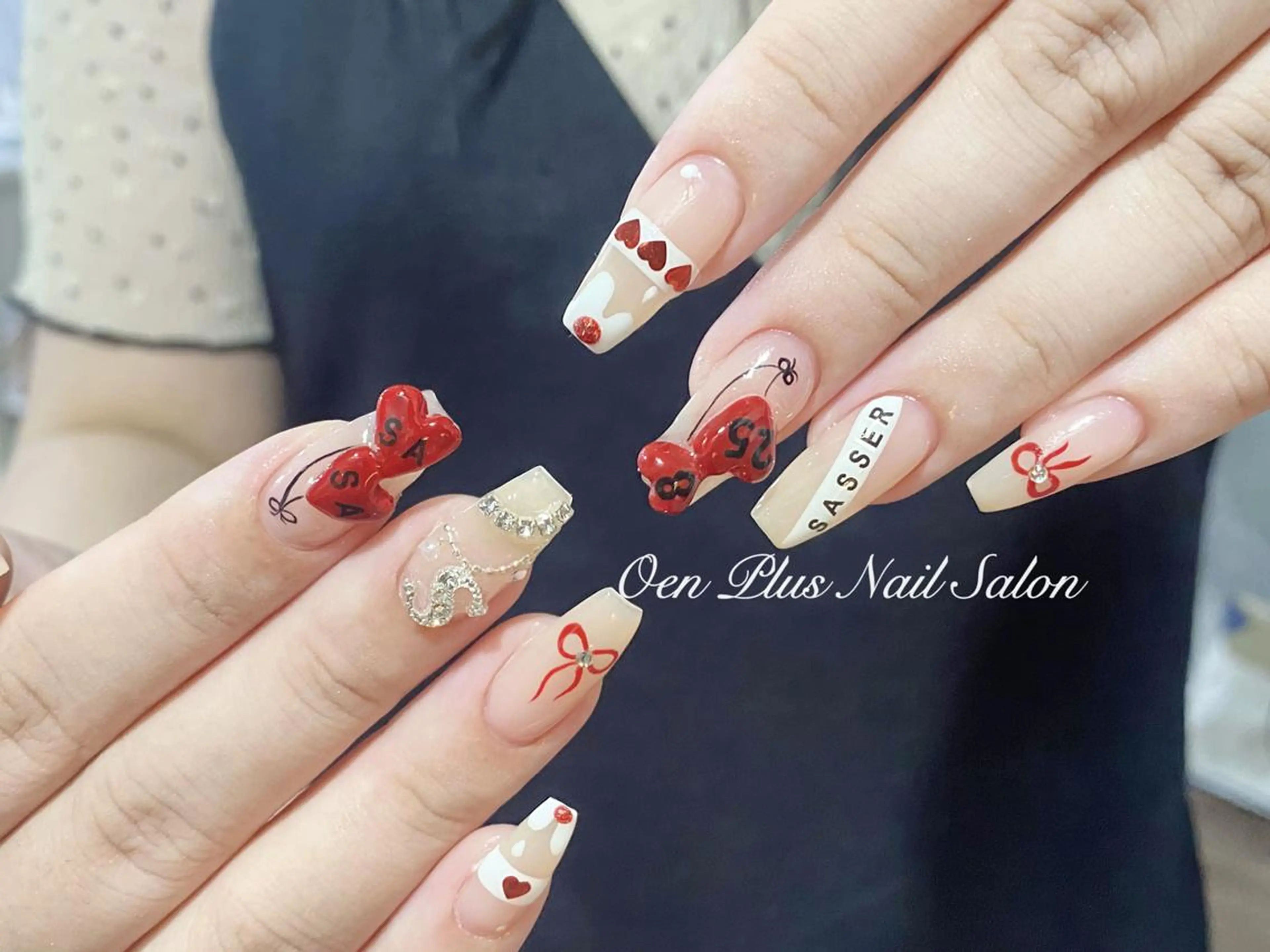 ネイル One Plus キキのネイルデザイン