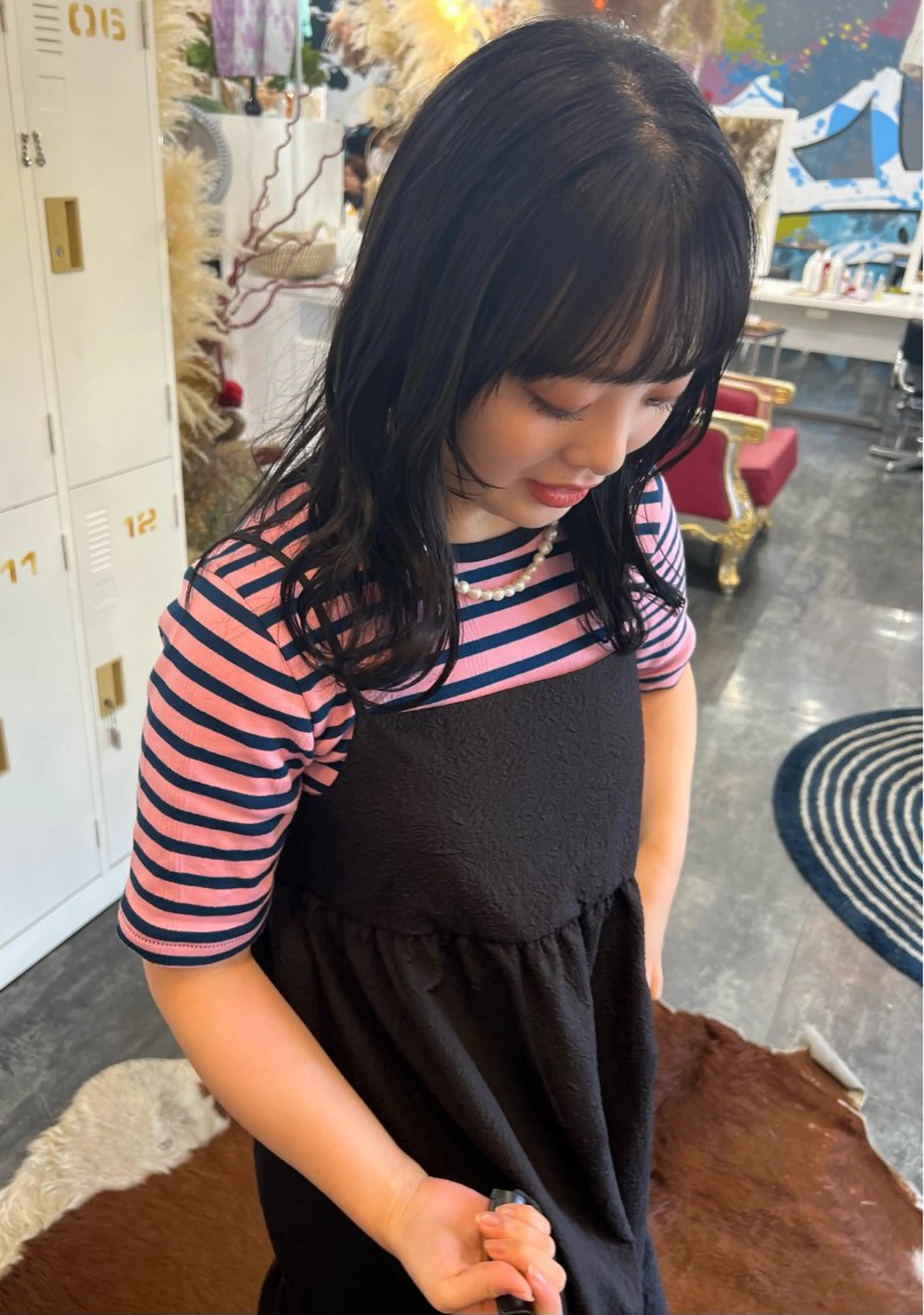 セミロング カラー 黒髪 ブルーカラー ブルーブラック LOMARLIE JURIAのヘアスタイル