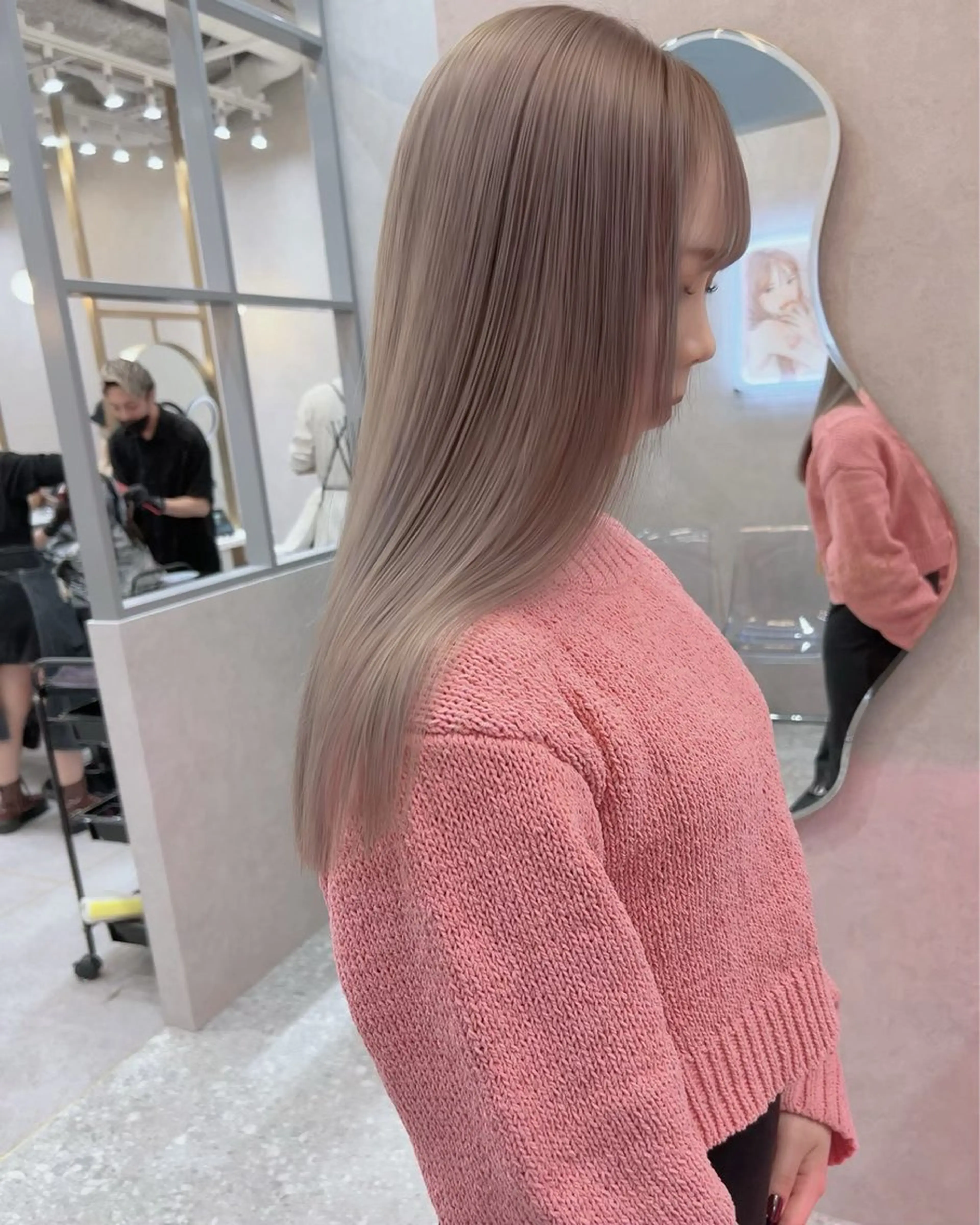 ロング ヘアカラー 長崎 雛良のヘアスタイル