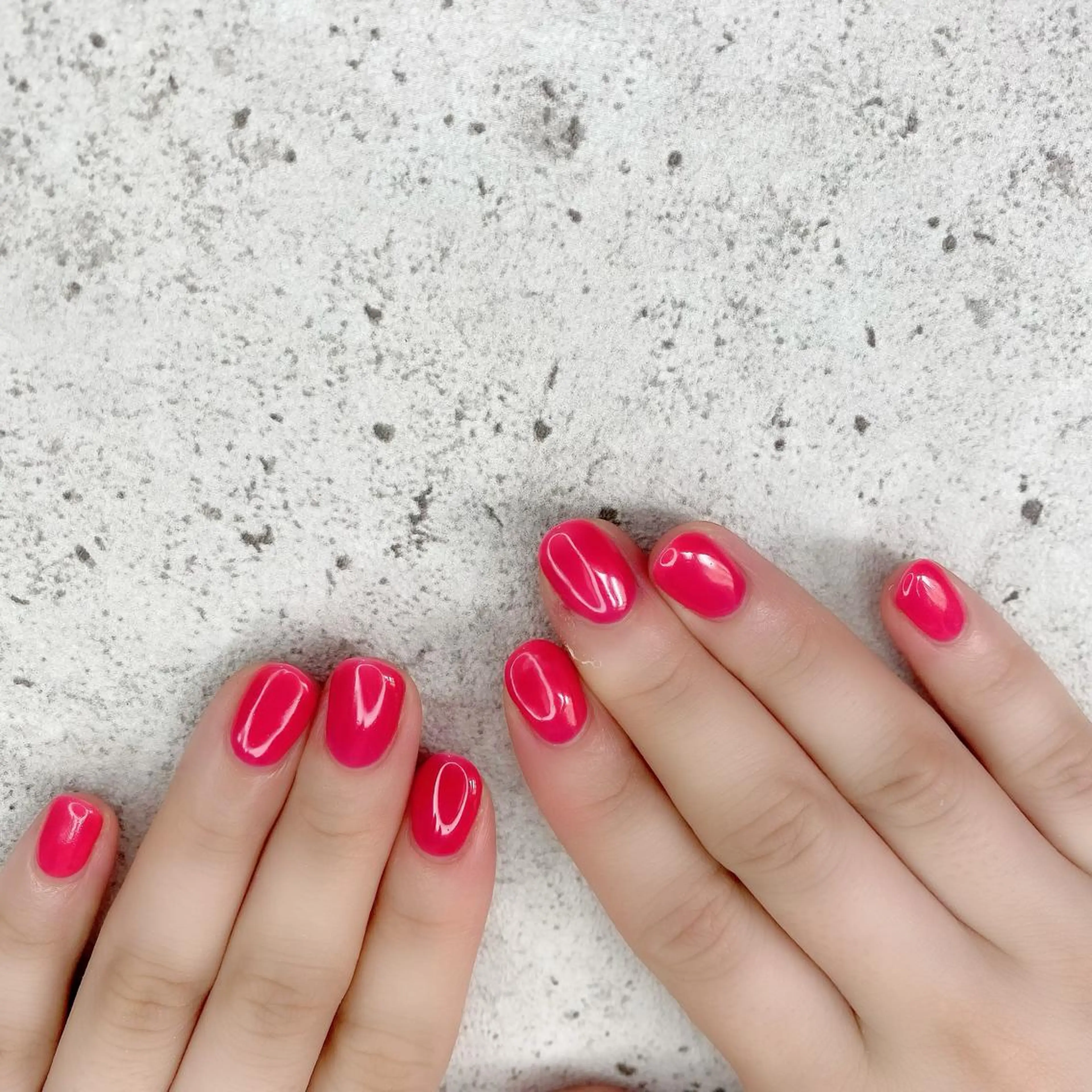 ミディアム カラー パーマ ヘアアレンジ メンズ キッズ ネイル マツエク・マツパ アイブロウ 眉カラー フットネイル ワンカラーネイル 赤色 夏ネイル Salon Ｋのネイルデザイン