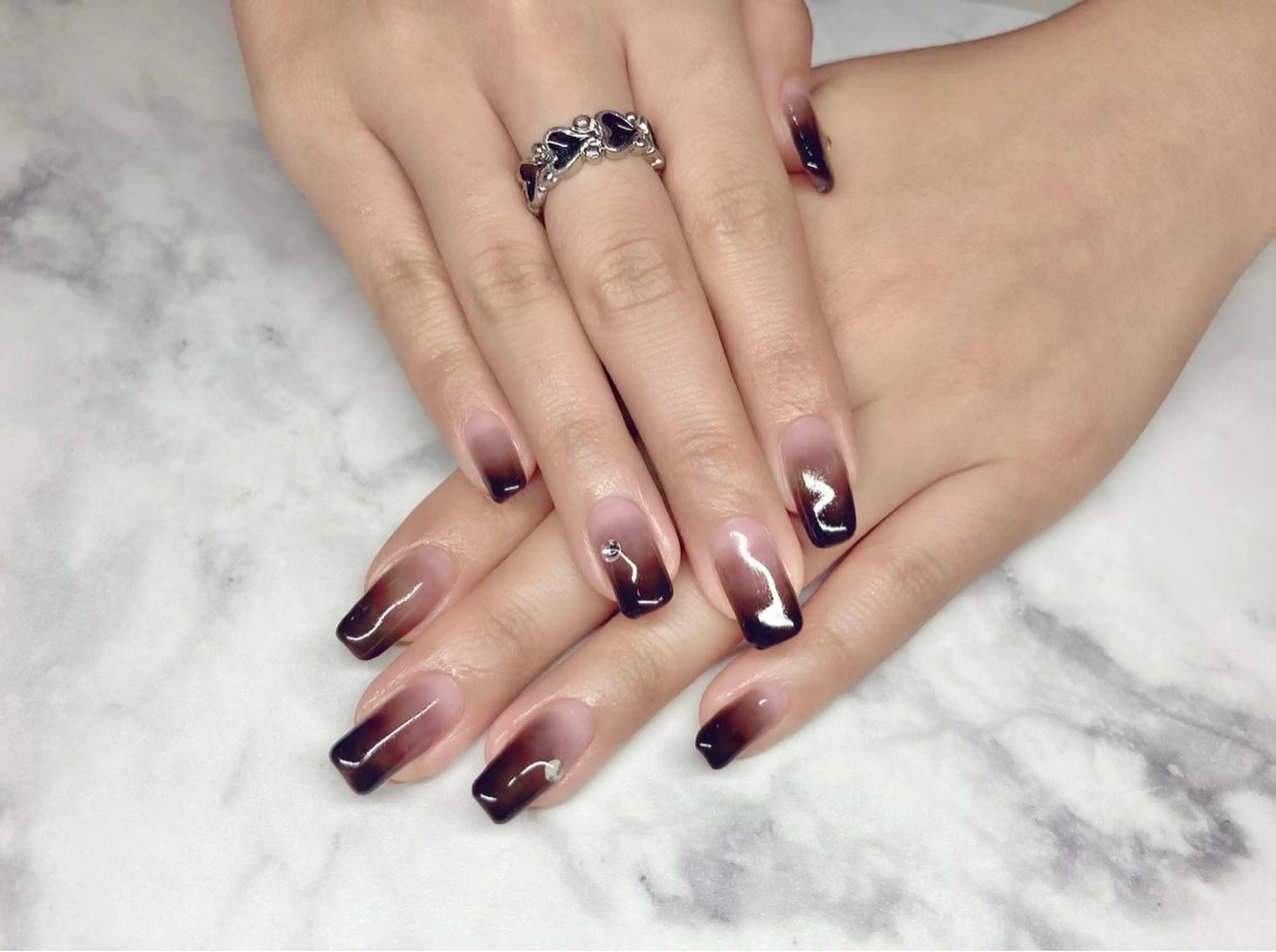 ネイル ジェルネイル パラジェル Nail&eye Belire 新宿のネイルデザイン