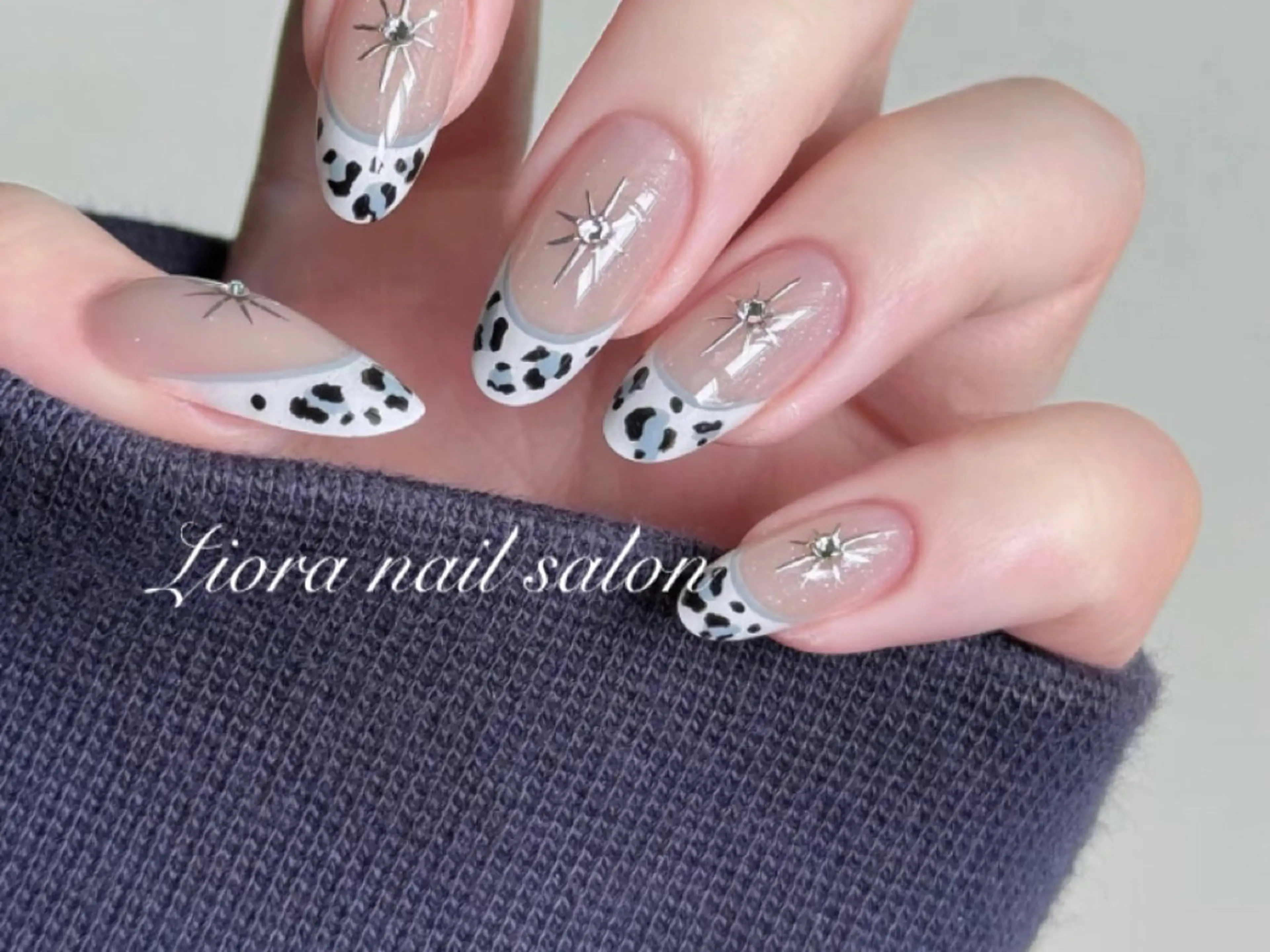 ネイル フレンチネイル ジェルネイル ガーリー グラデーション キラキラネイル ハンドネイル Liora nail 1のネイルデザイン