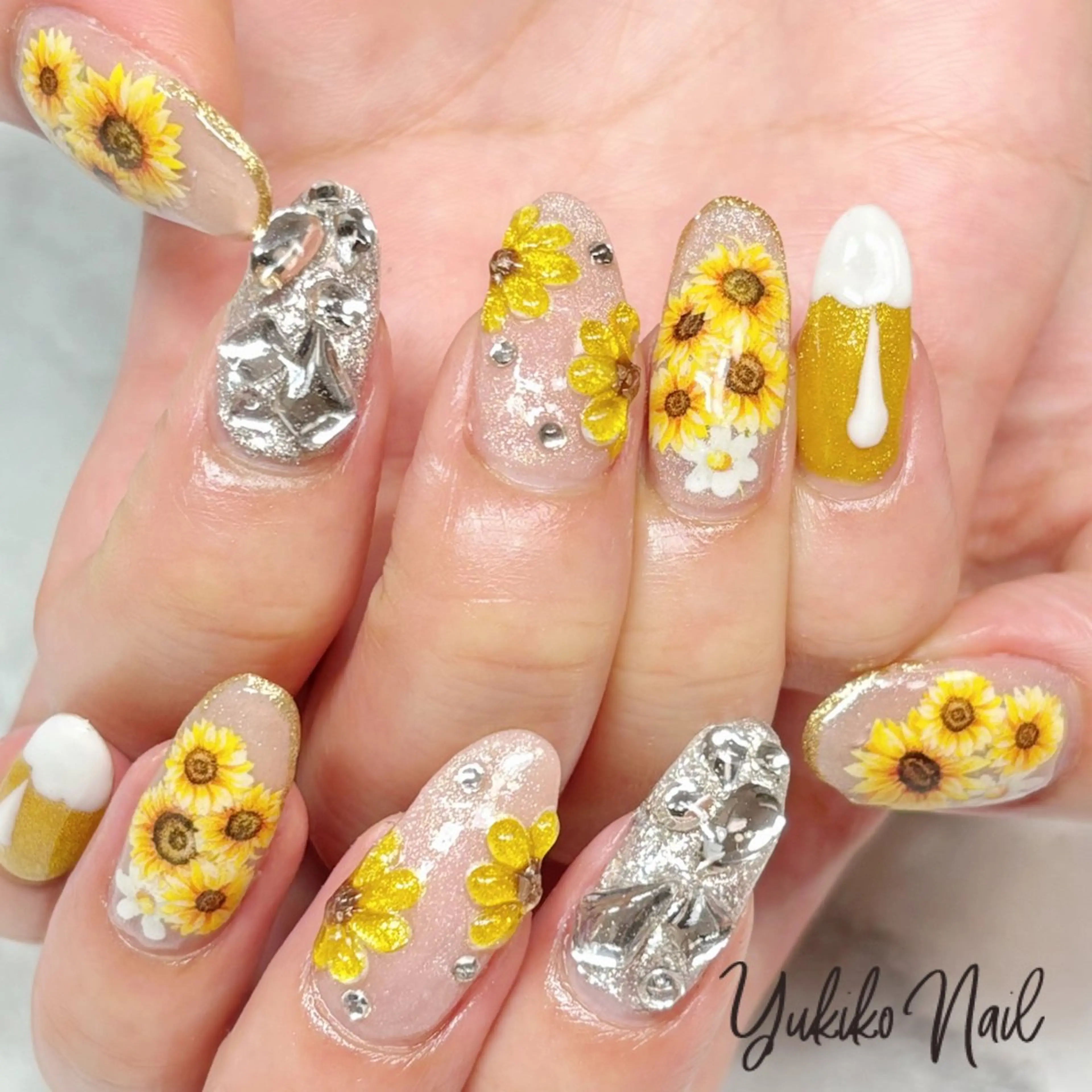 ネイル ゴージャス ストーンネイル 夏ネイル ハンドネイル ユキコ ネイルのネイルデザイン