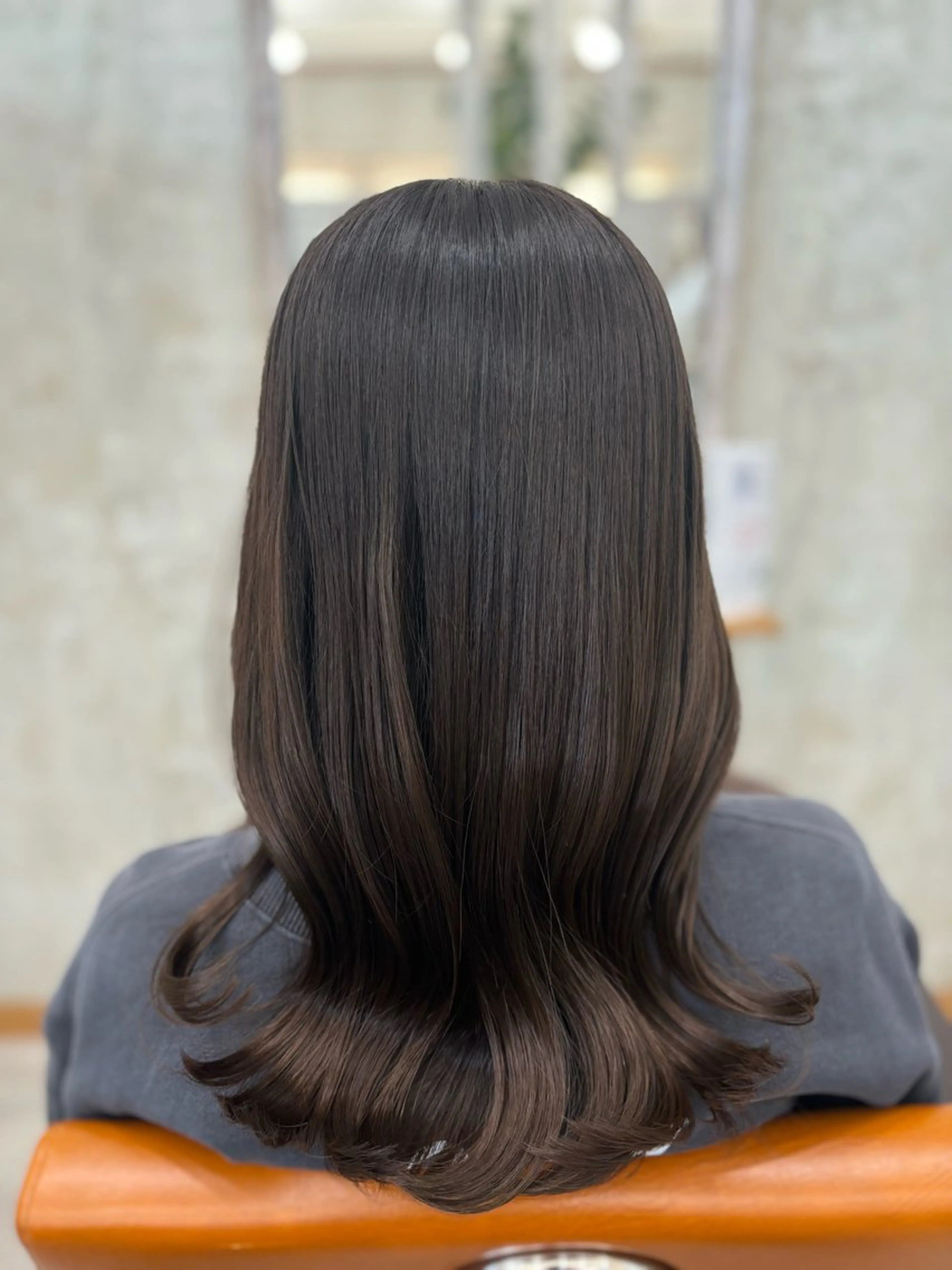 セミロング カラー ベージュカラー iru【イル】所属・Misaki ミサキのヘアスタイル