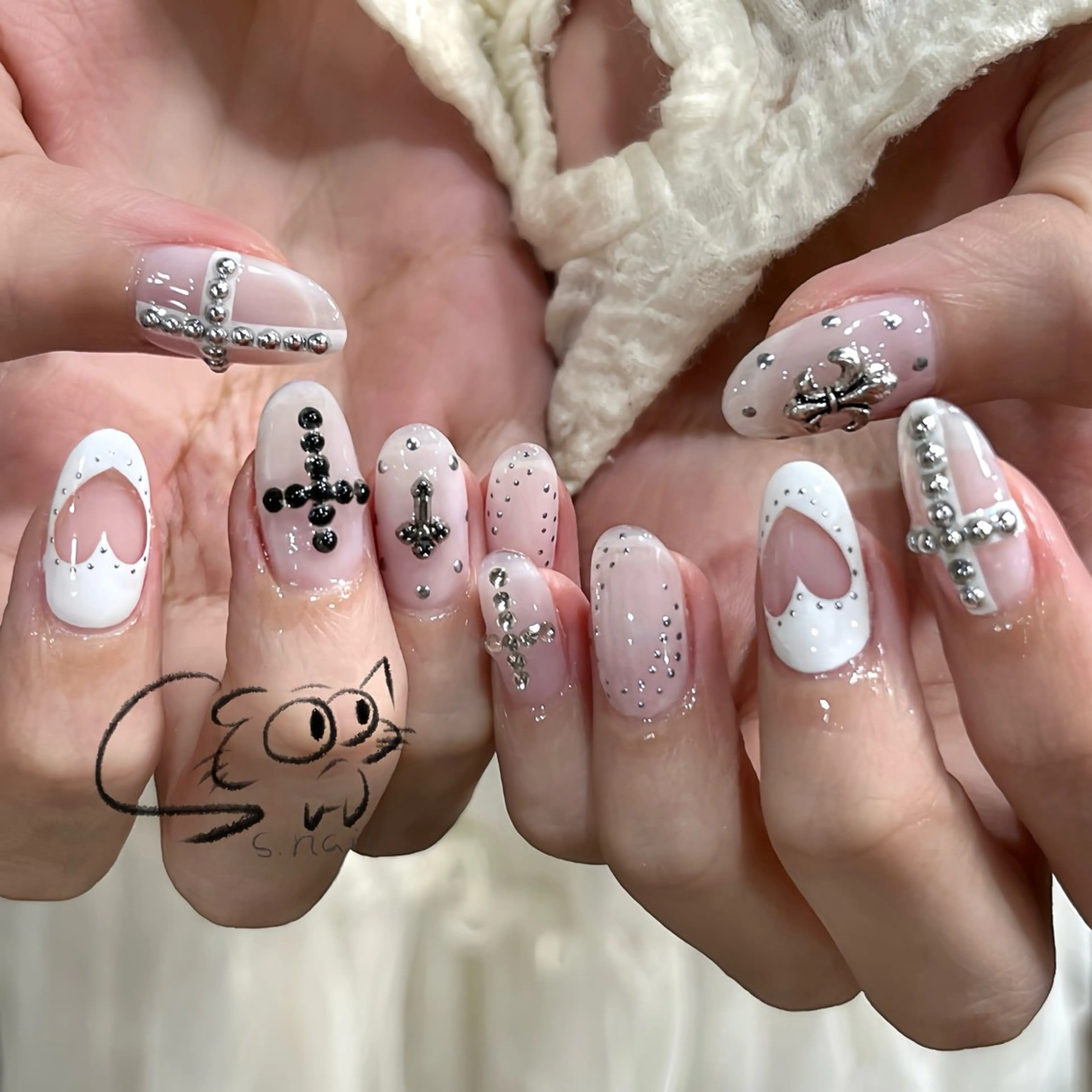 ネイル チークネイル フレンチネイル グラデーション マグネットネイル ワンカラーネイル ハンドネイル S.nail所属・S.nail _のネイルデザイン