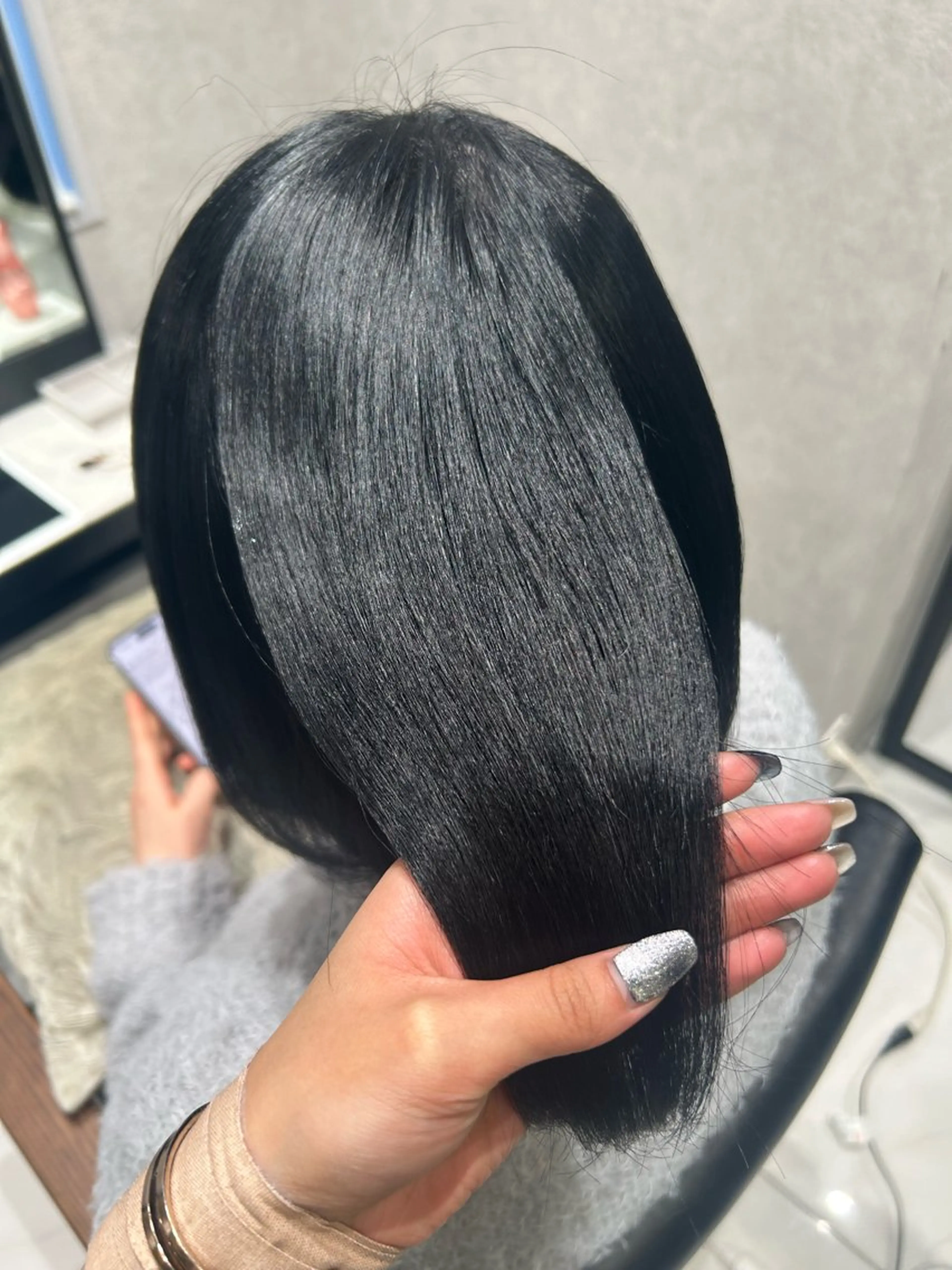 カラー 黒髪 ブルーカラー ブルーブラック ヘアカラー トリートメント 透明感カラー💙 束感まつげ🪼海月のヘアスタイル