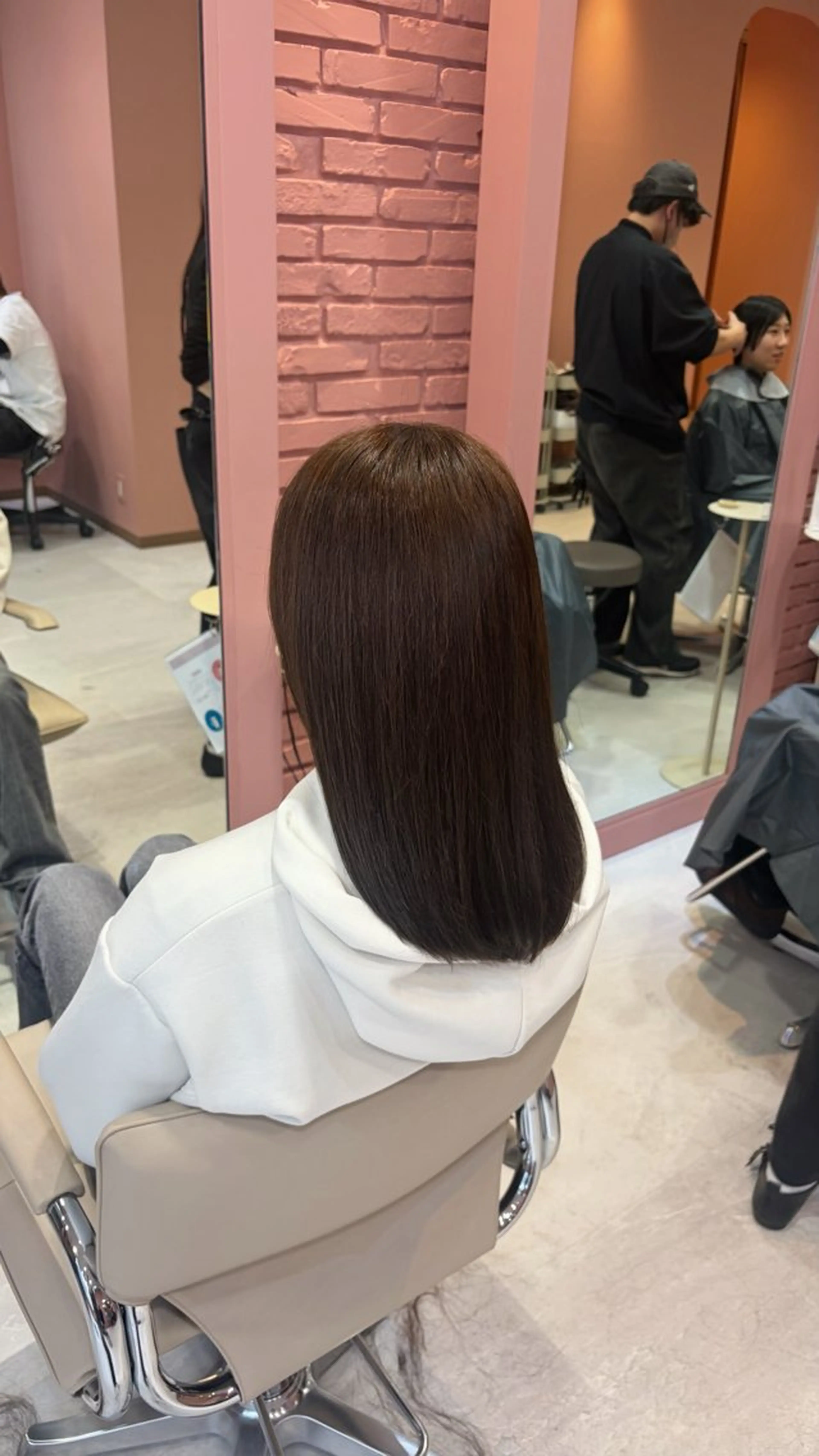 ミディアム カラー カット ヘアカラー nina / HINA⠀のヘアスタイル