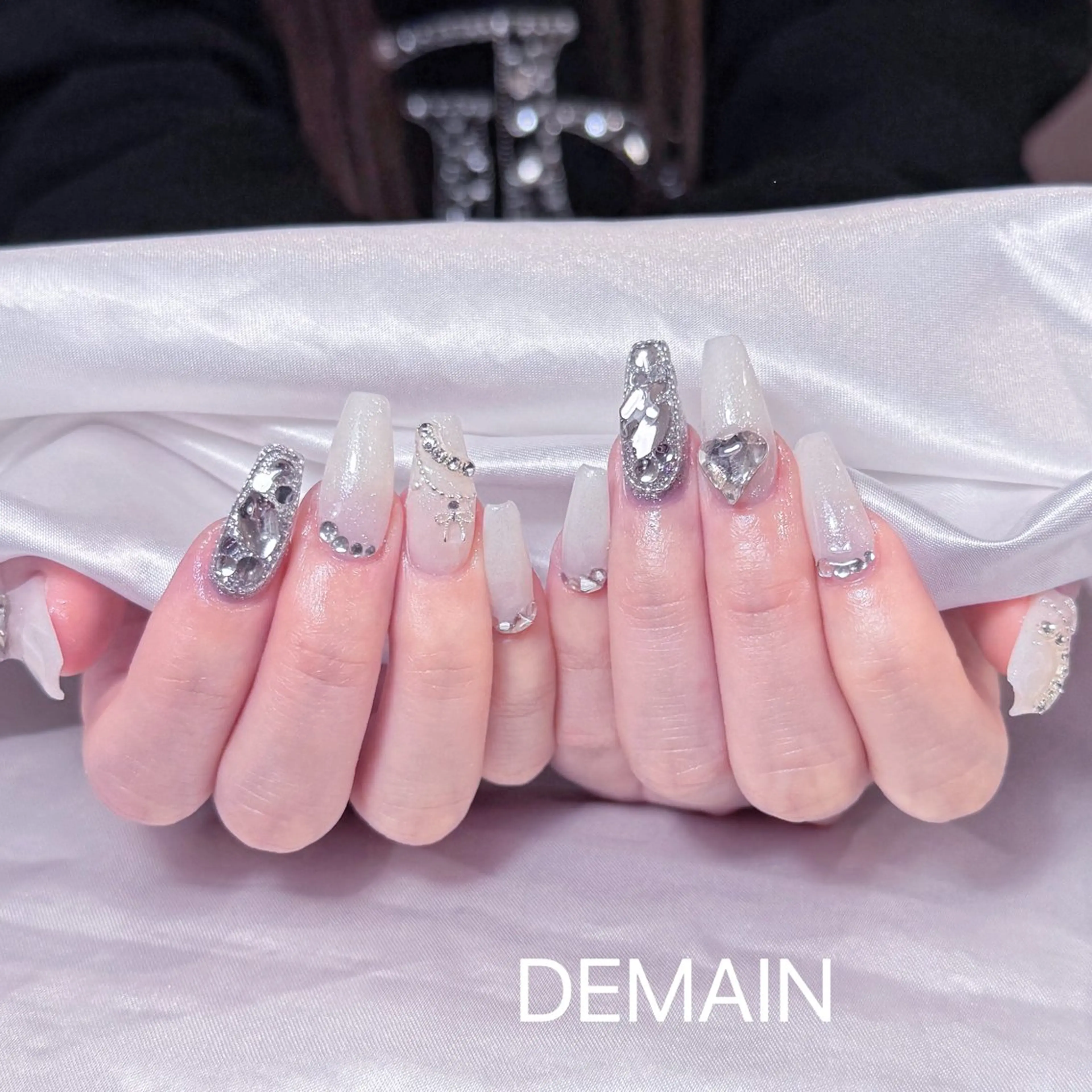 ネイル アートネイル オーロラネイル ガーリー キラキラネイル 韓国ネイル ハンドネイル DEMAIN- 🌸のネイルデザイン