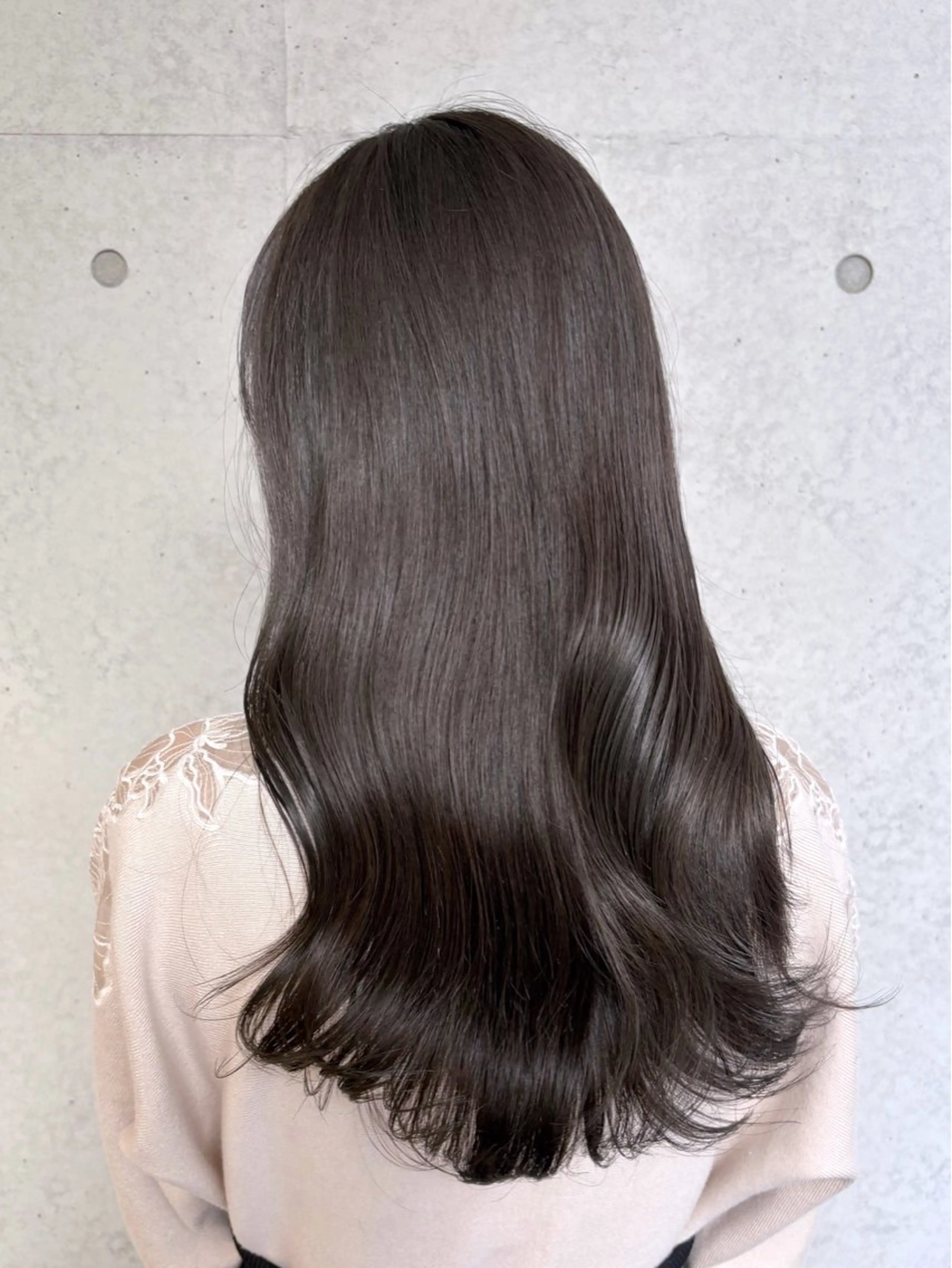 ロング 新田 璃那のヘアスタイル