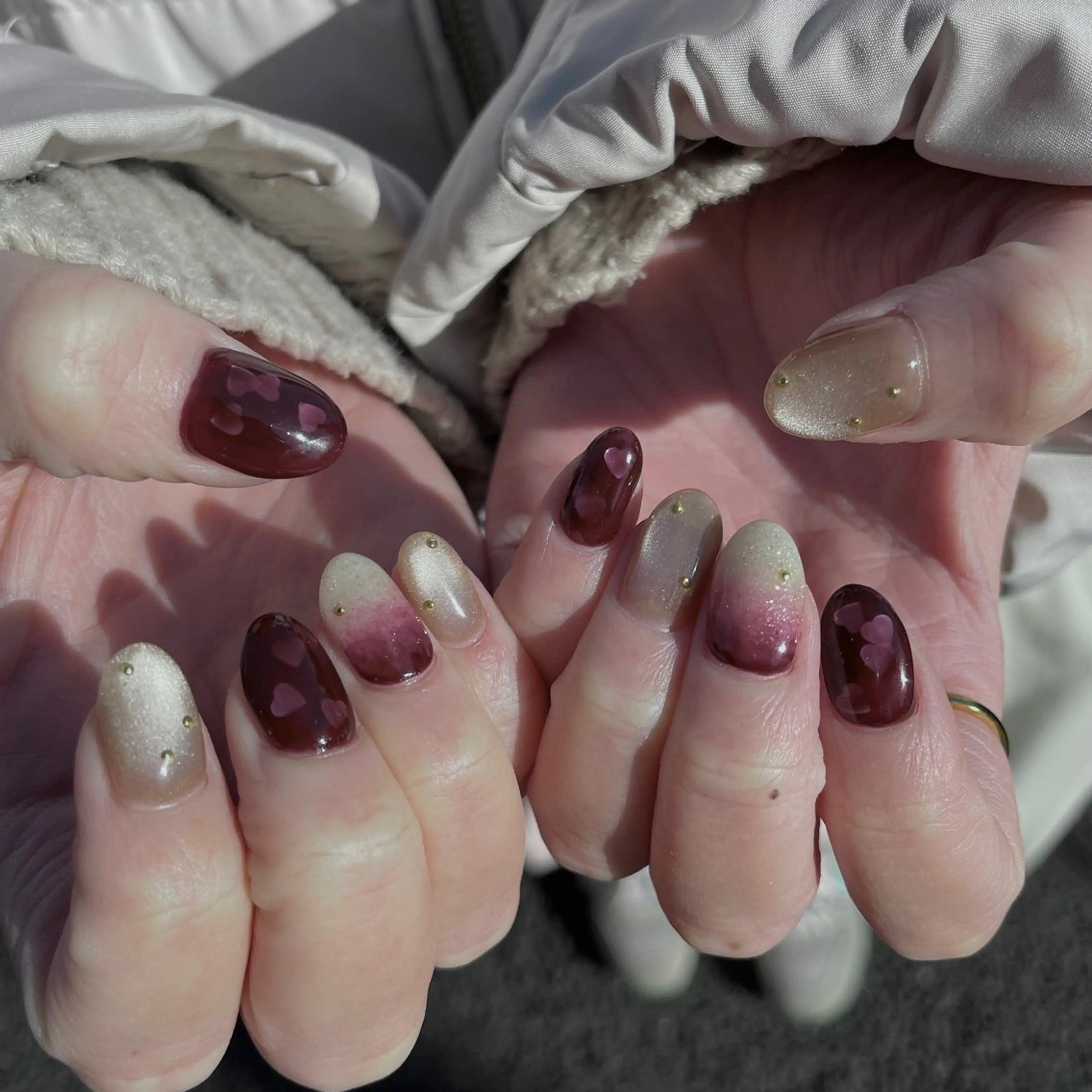 ネイル ボルドー グラデーション ハート キラキラネイル マグネットネイル ハンドネイル acs.n所属・ネイル，耳つぼ 風間すみれのその他イメージ