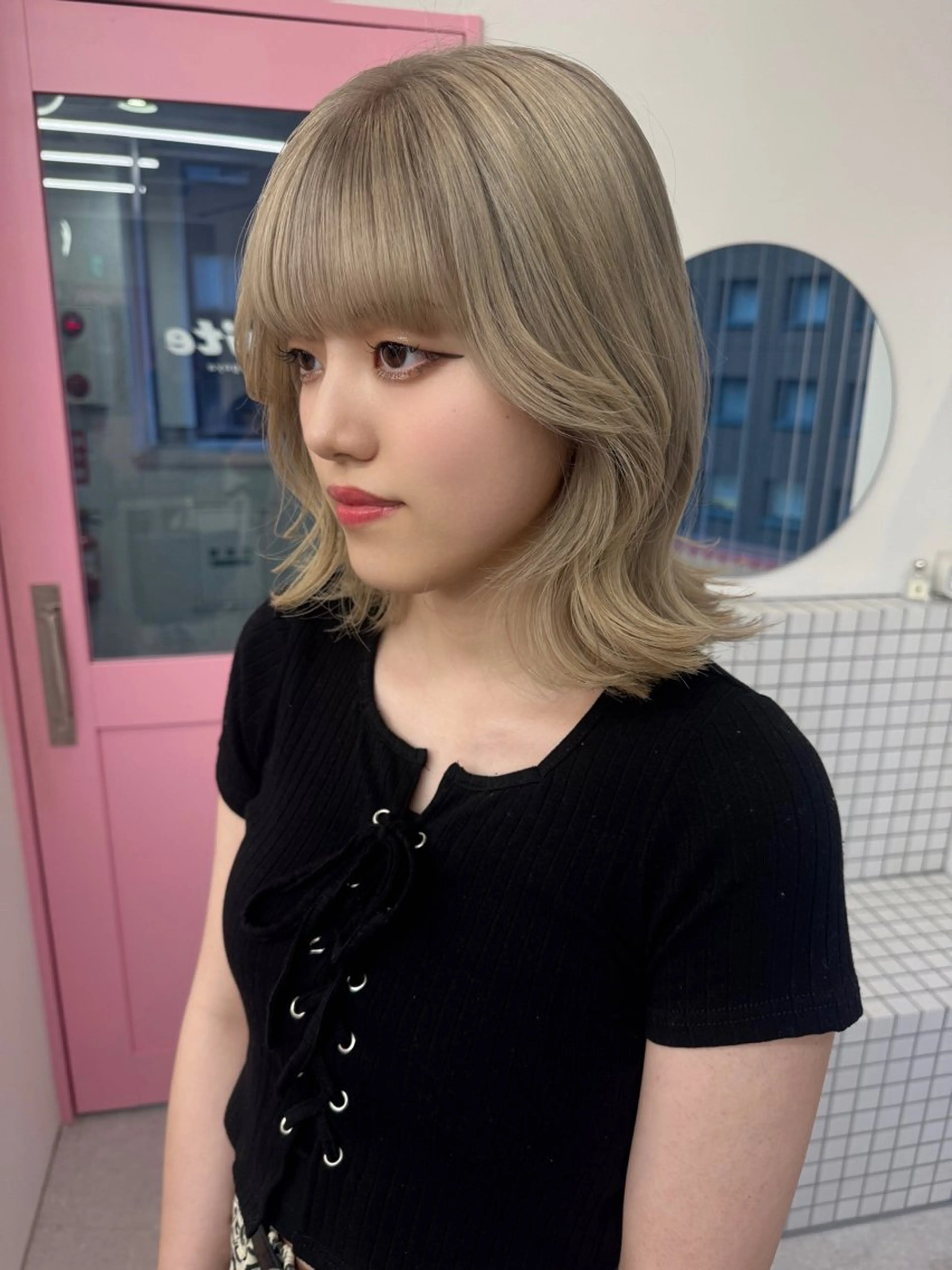 【新規限定】カット＋ケアブリーチ×2＋カラー＋トリートメントの写真