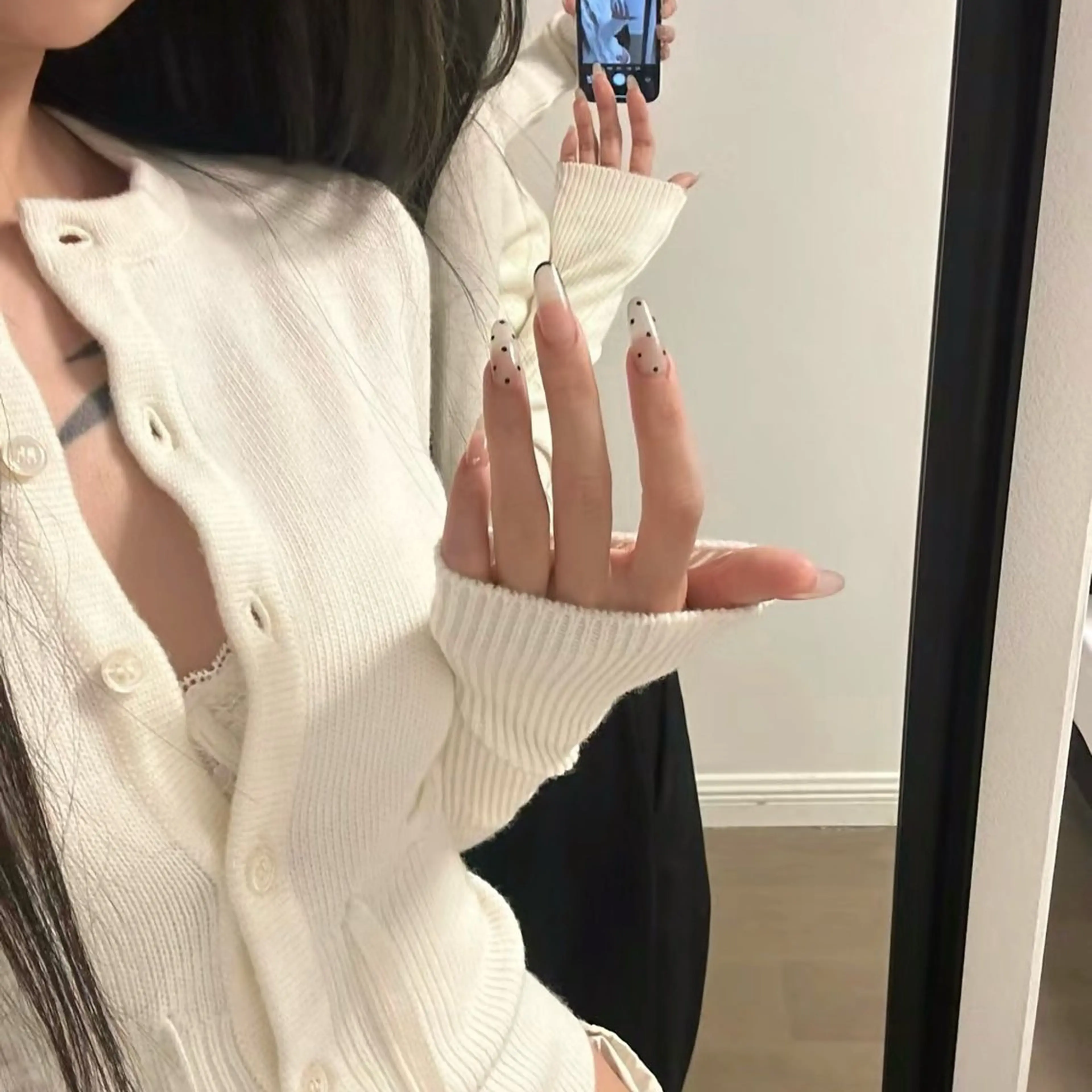 ネイル Hana  NAIL所属・新宿YISInail スカルプ専門店のネイルデザイン