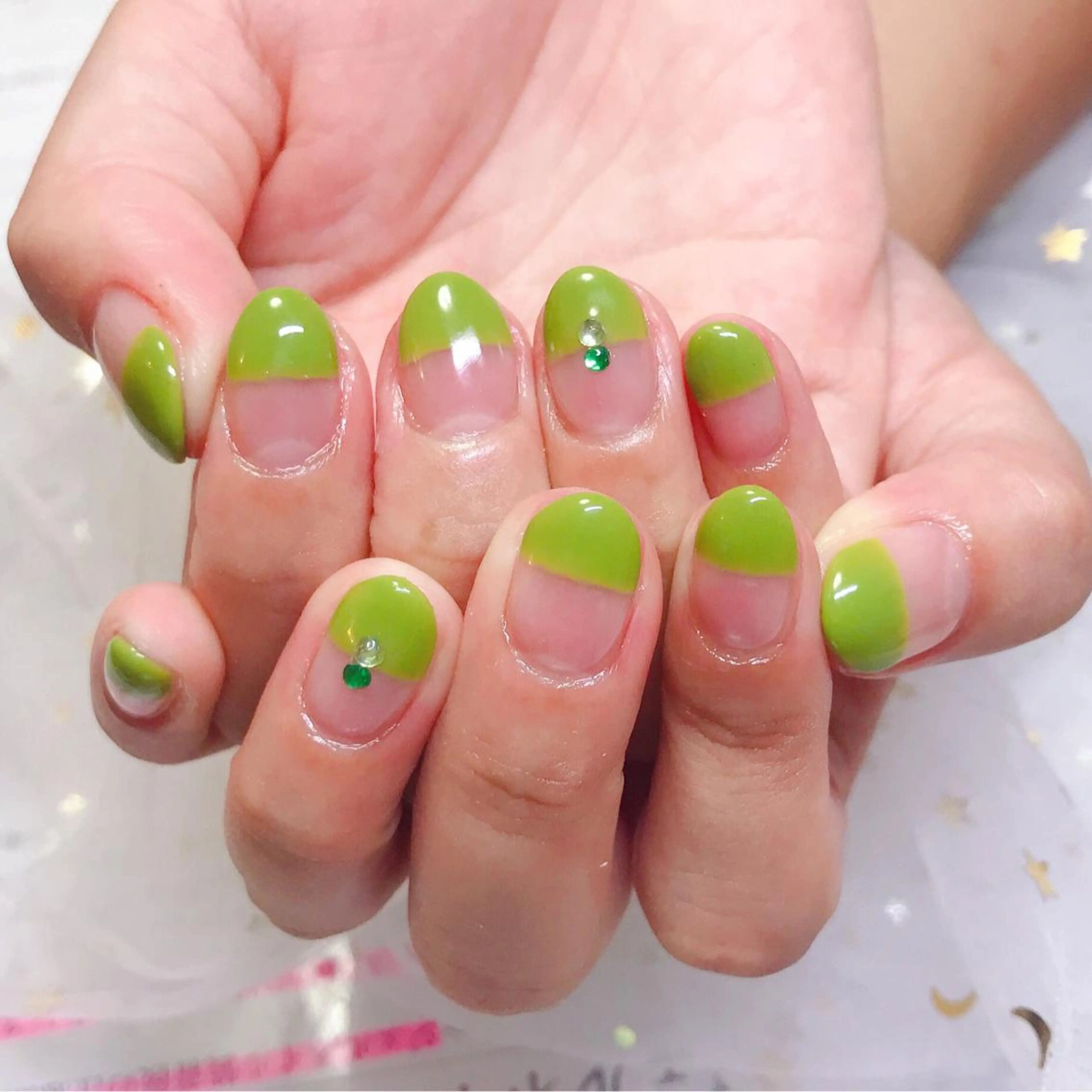 カラー ネイル フレンチネイル Q Free nailsのネイルデザイン