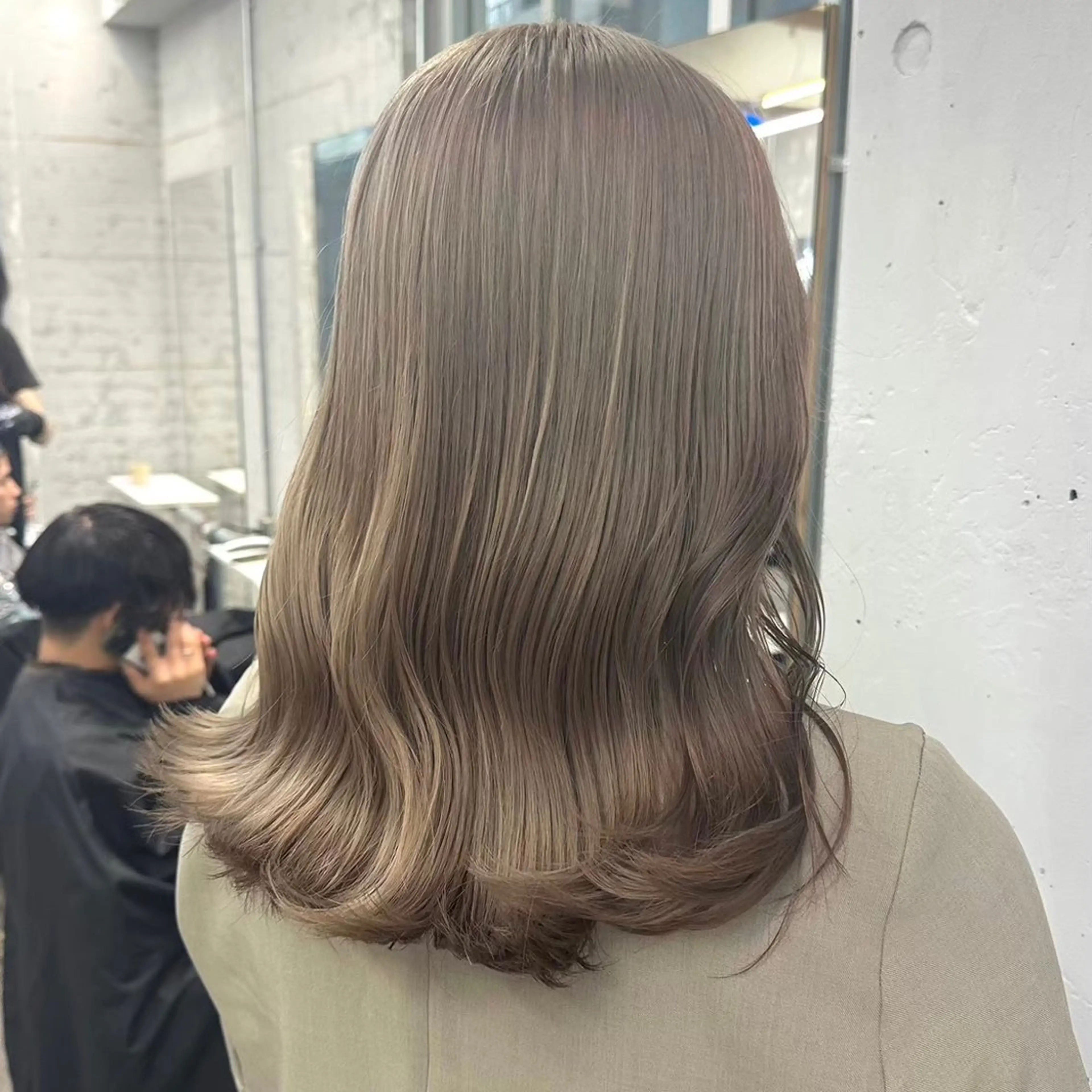 セミロング カラー 木下 梓のヘアスタイル