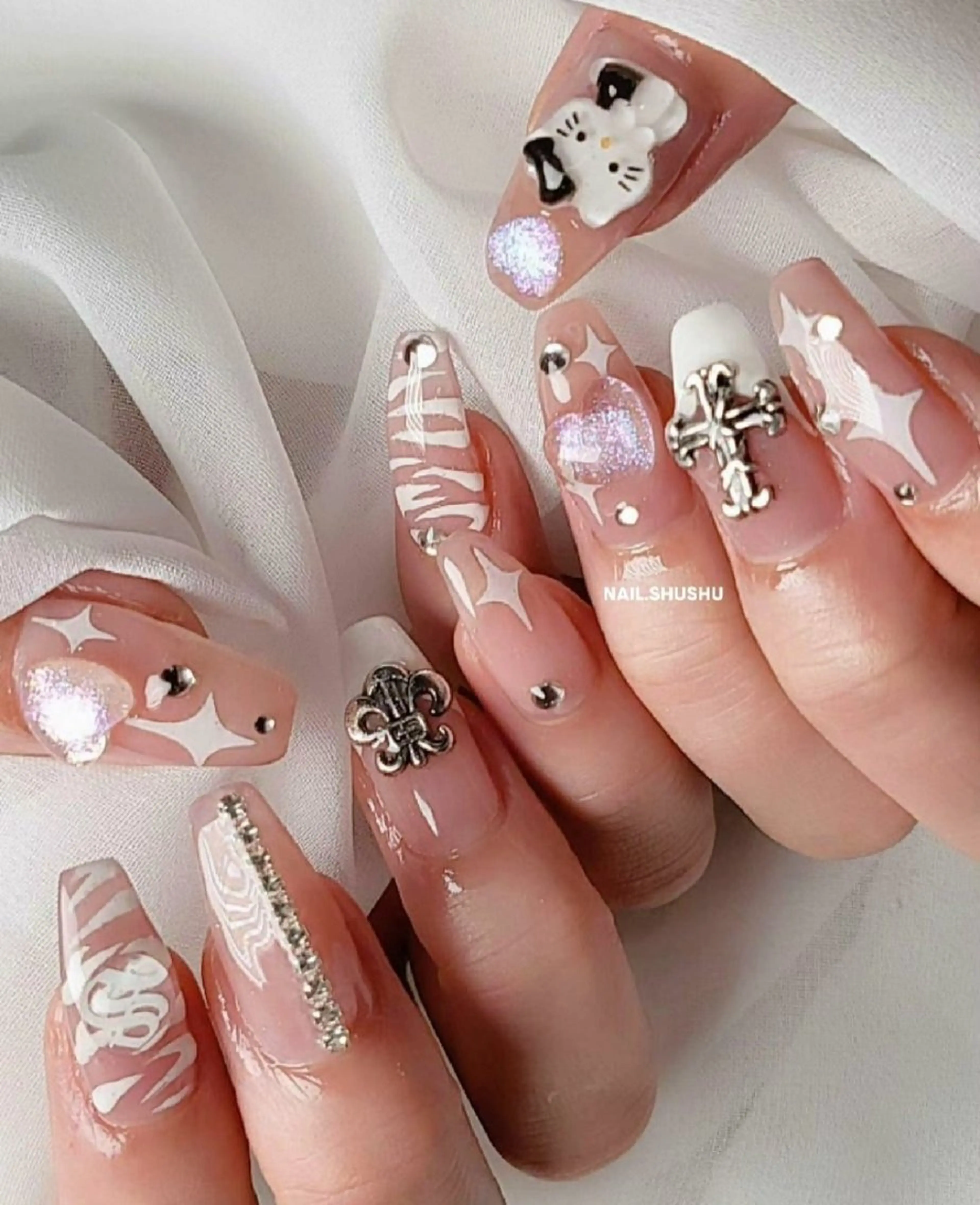 ネイル 持ち込み ニュアンスネイル ワンカラーネイル シンプルネイル 3dパーツ/流行り 👧shushu❤️のネイルデザイン