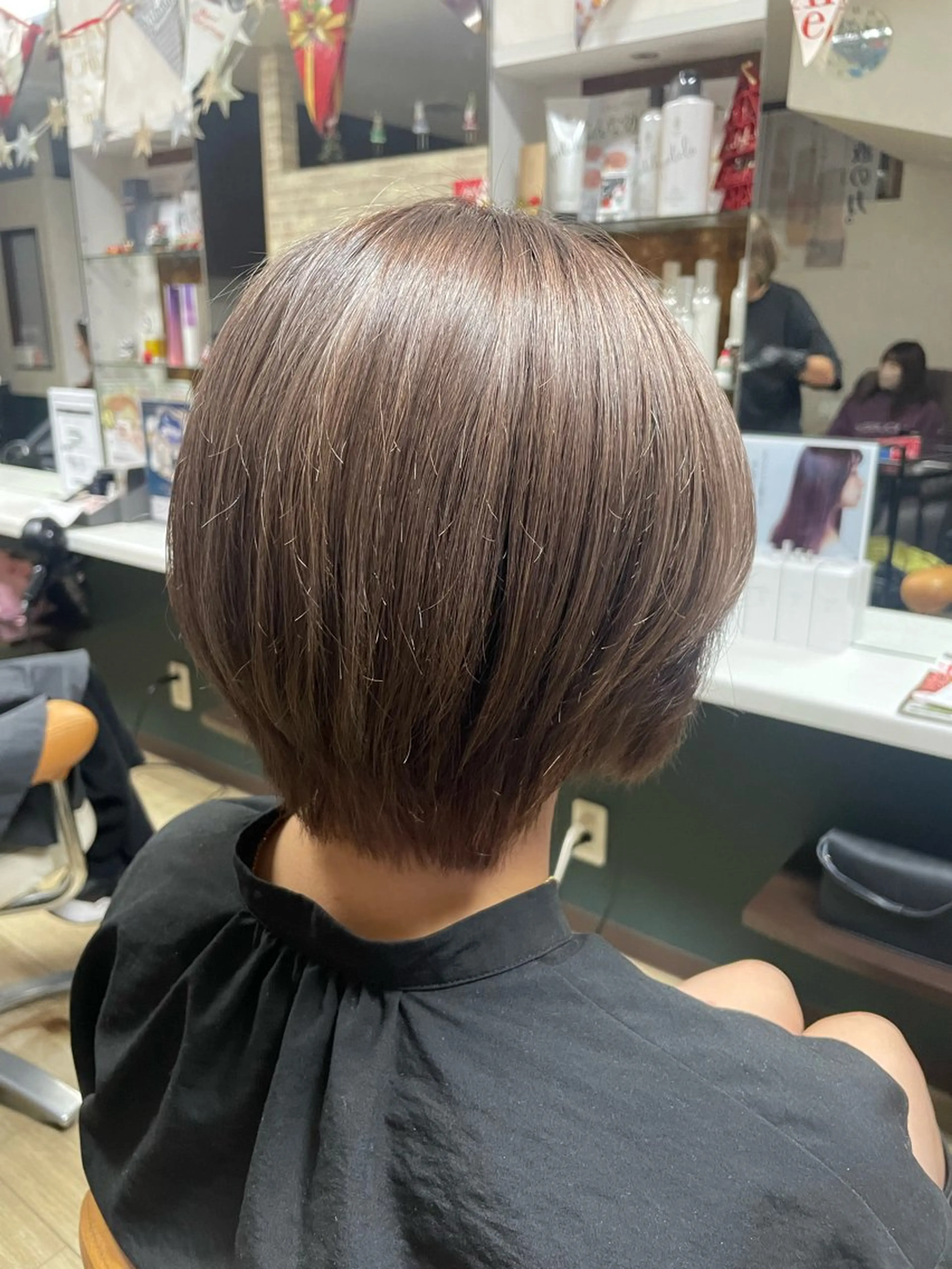 ショート カラー ベージュカラー ヘアカラー 徳留 もも花のヘアスタイル