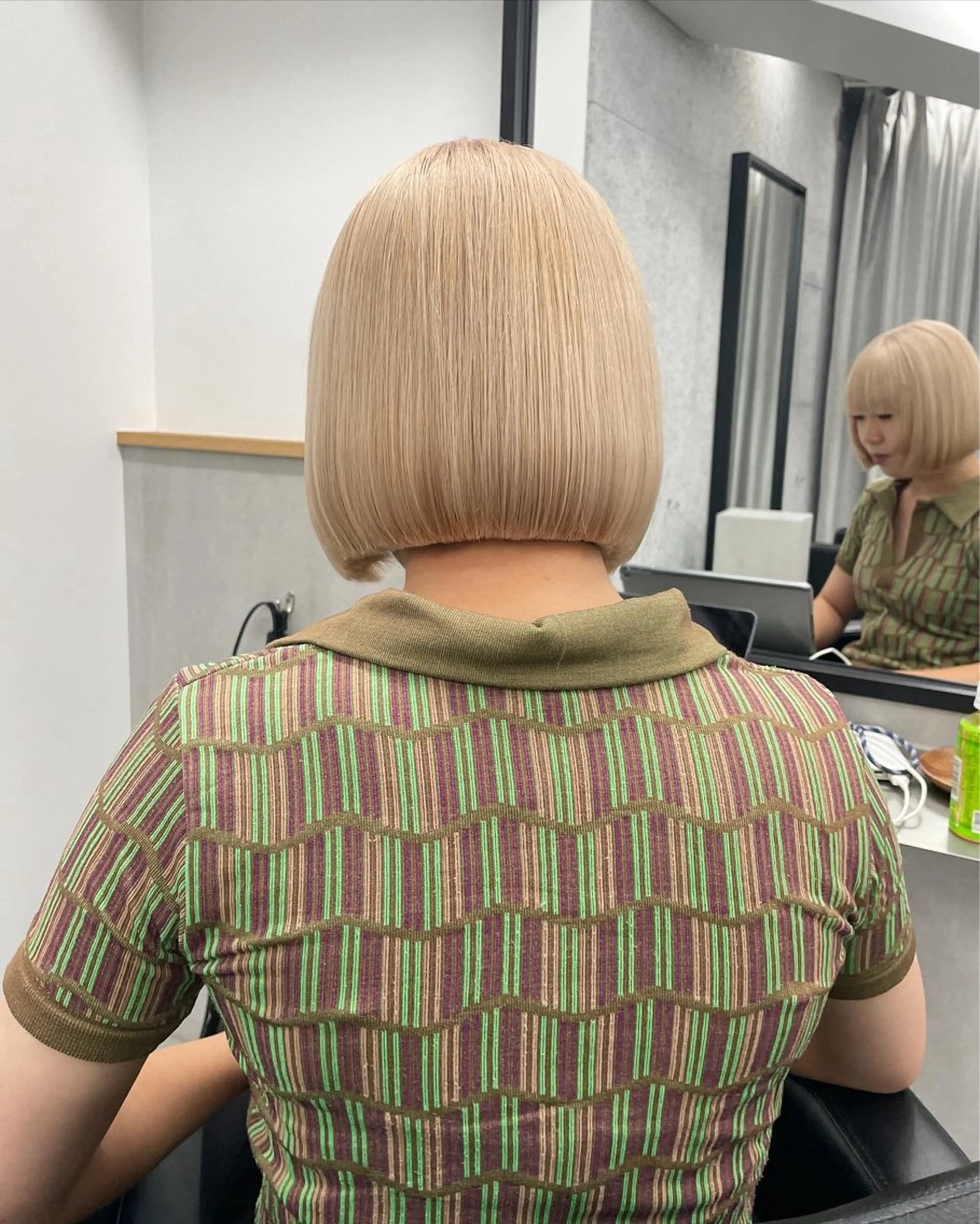 ショート カラー カット laff 新宿所属・切りっぱなしボブ レイヤー/縮毛矯正のヘアスタイル