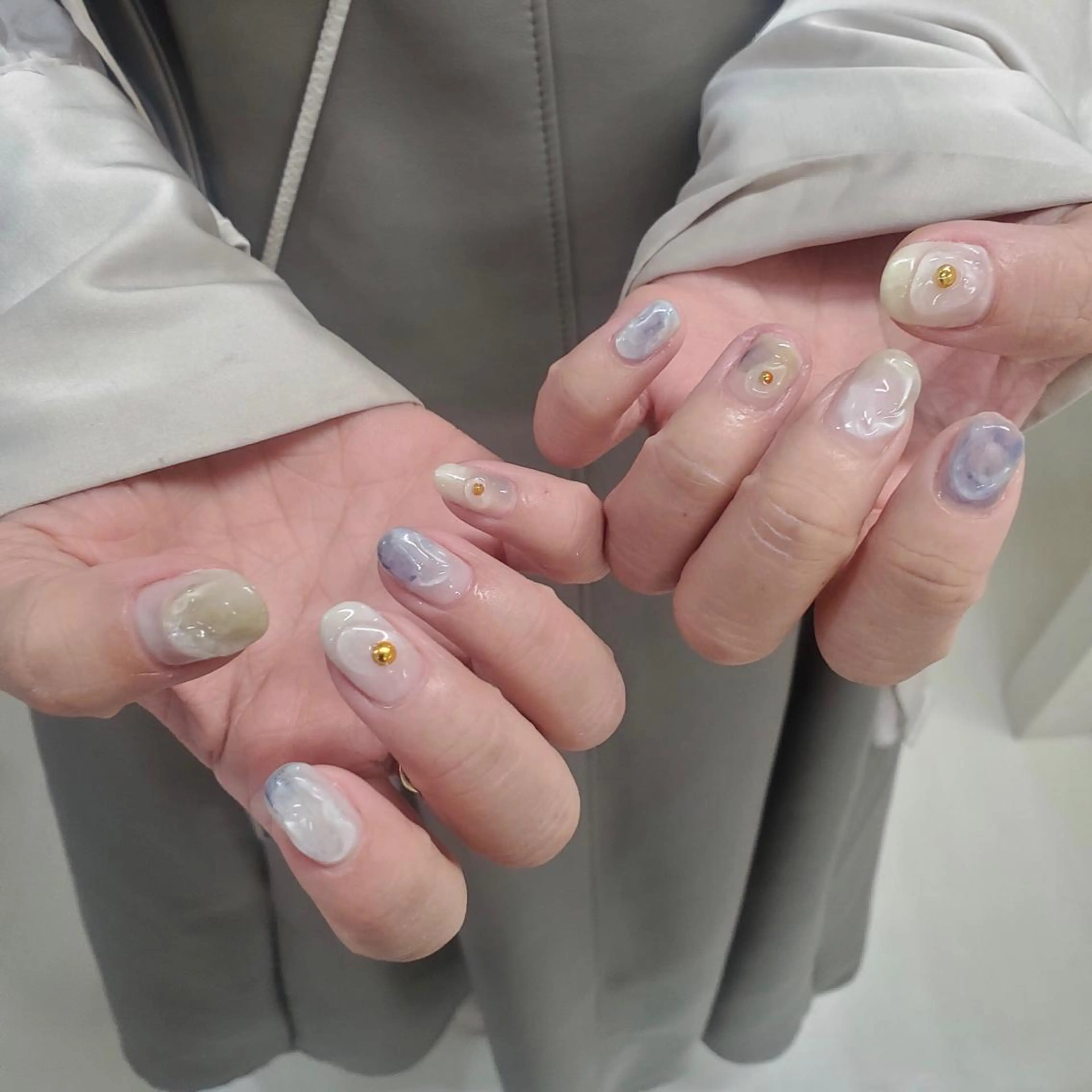 ネイル アートネイル ジェルネイル ニュアンスネイル ぷっくりネイル スカルプネイル nailstudio eviz新宿店のネイルデザイン