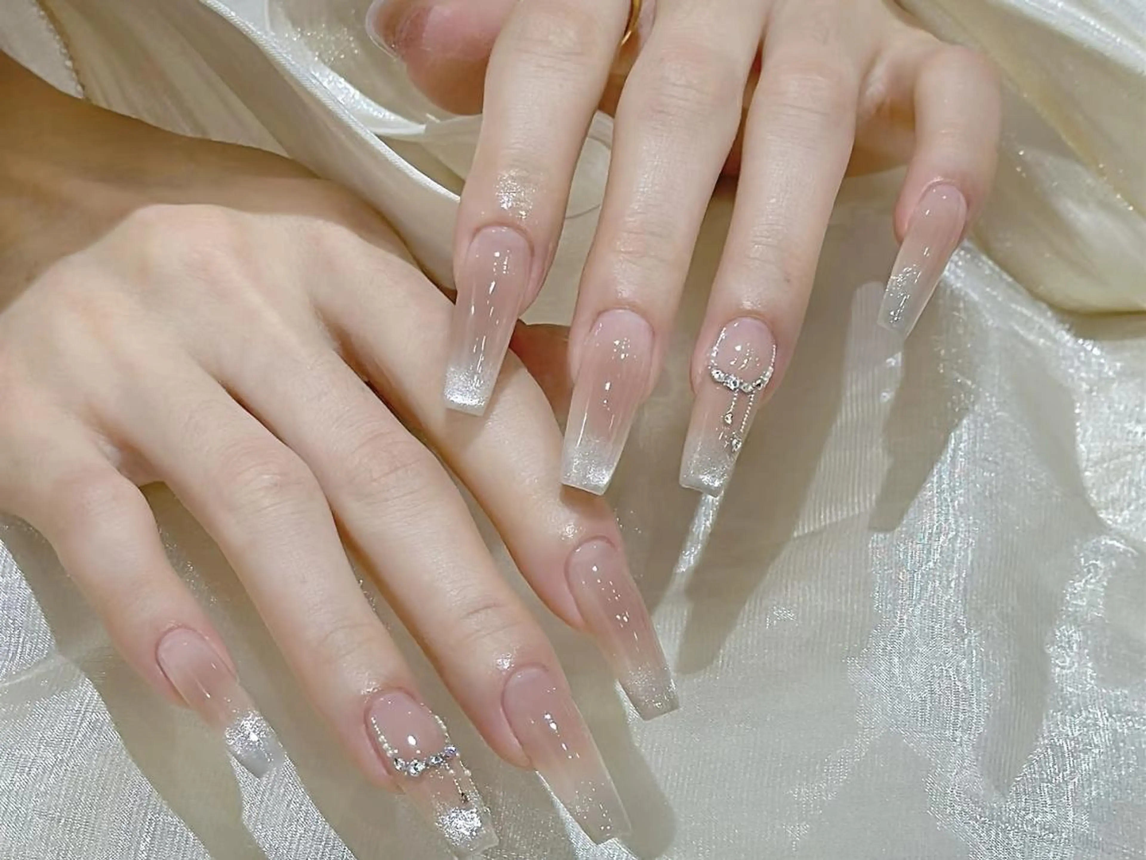 ネイル キラキラネイル 韓国ネイル ワンホンネイル ハンドネイル Speraネイル 大宮店🎀のネイルデザイン