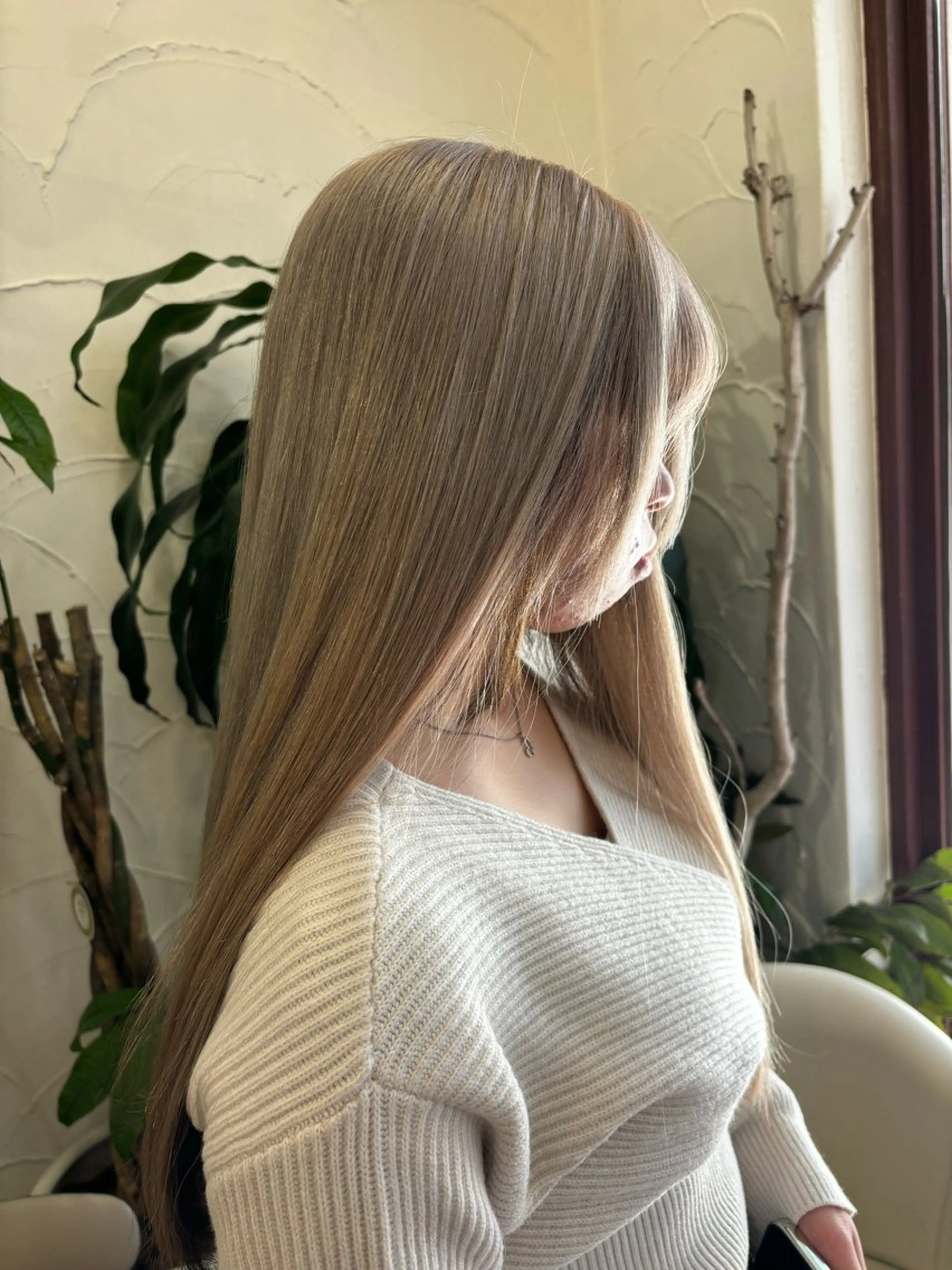 ロング カラー ブリーチ予約率90% 以上✨森山陽向のヘアスタイル