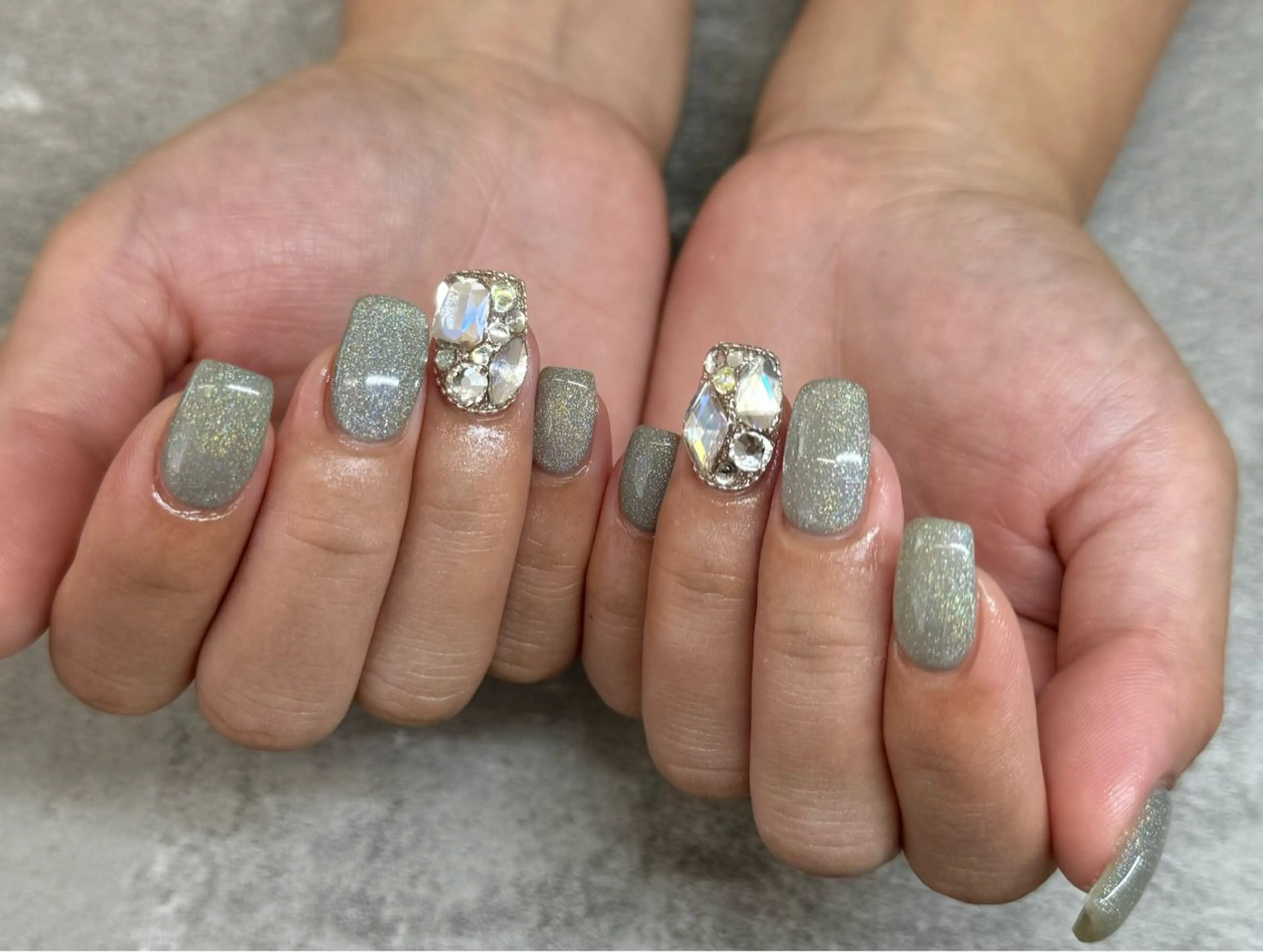 ネイル ハンドネイル ビューティーサロン EMILUCAのネイルデザイン