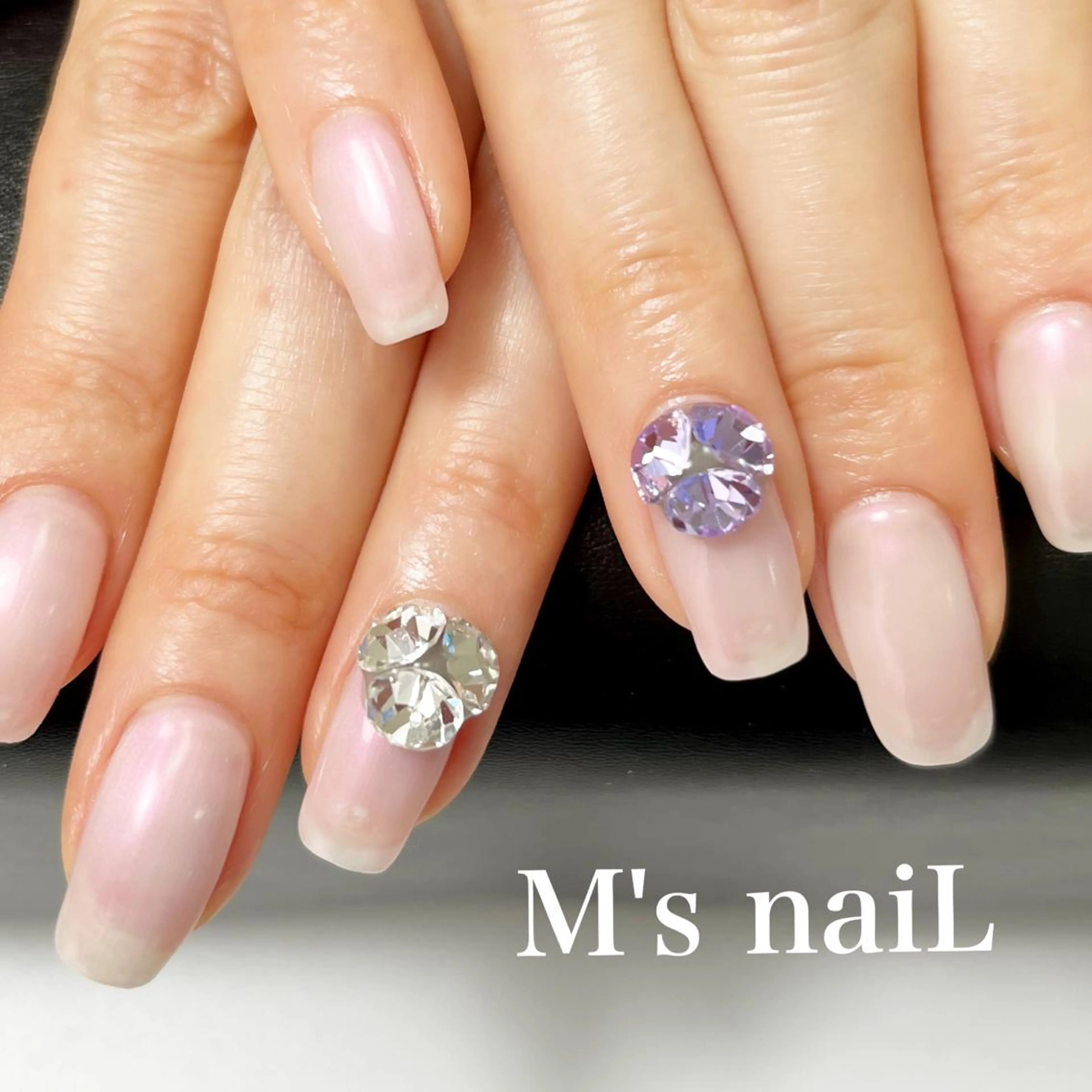ネイル オーロラネイル キラキラネイル ワンカラーネイル ストーンネイル M's  naiL  大井町駅徒歩5分　新規ネイルサロン所属・M's  nailL エムズネイルのネイルデザイン