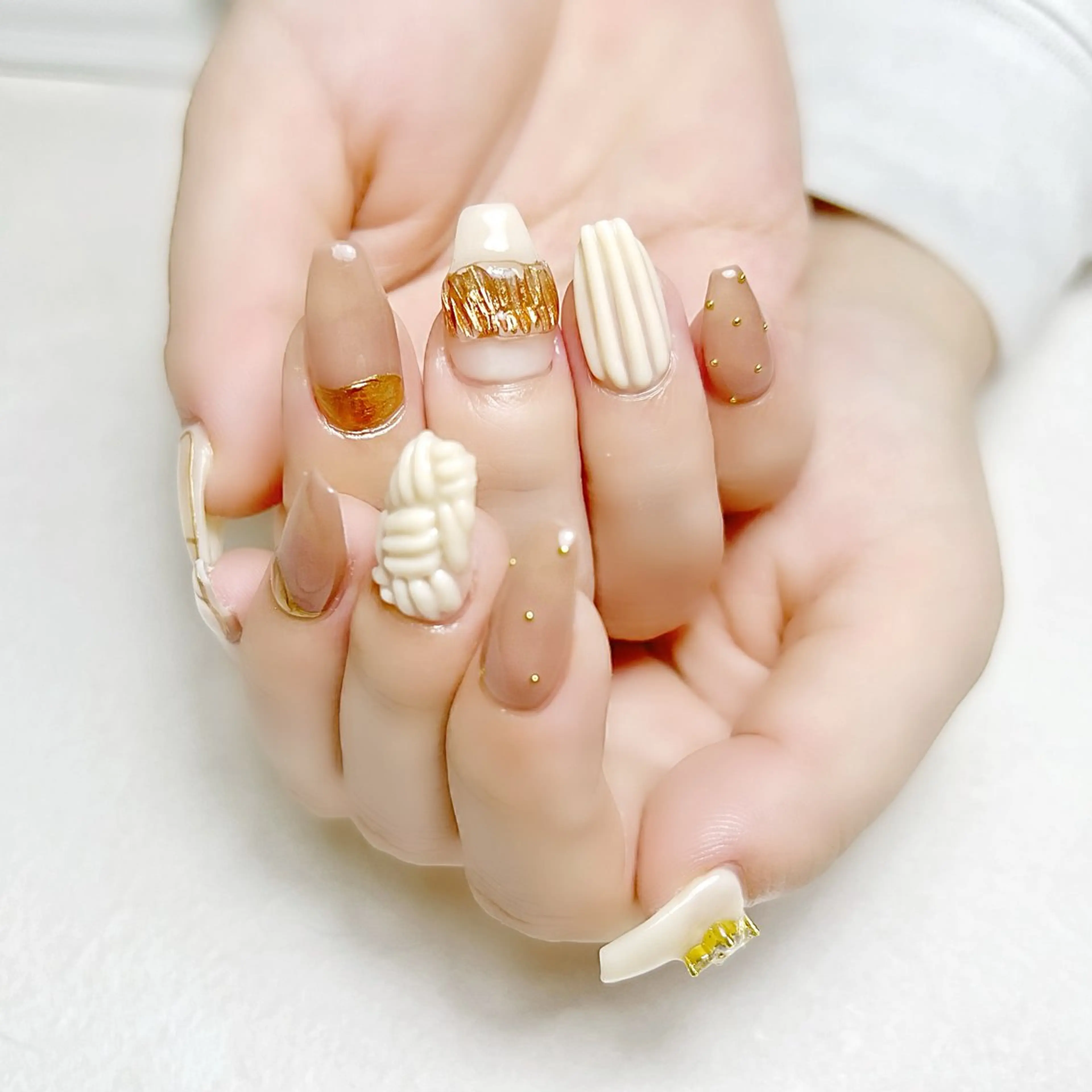 ネイル ジェルネイル ガーリー ゴールド マットネイル ミラーネイル rouse nail RISATOのネイルデザイン