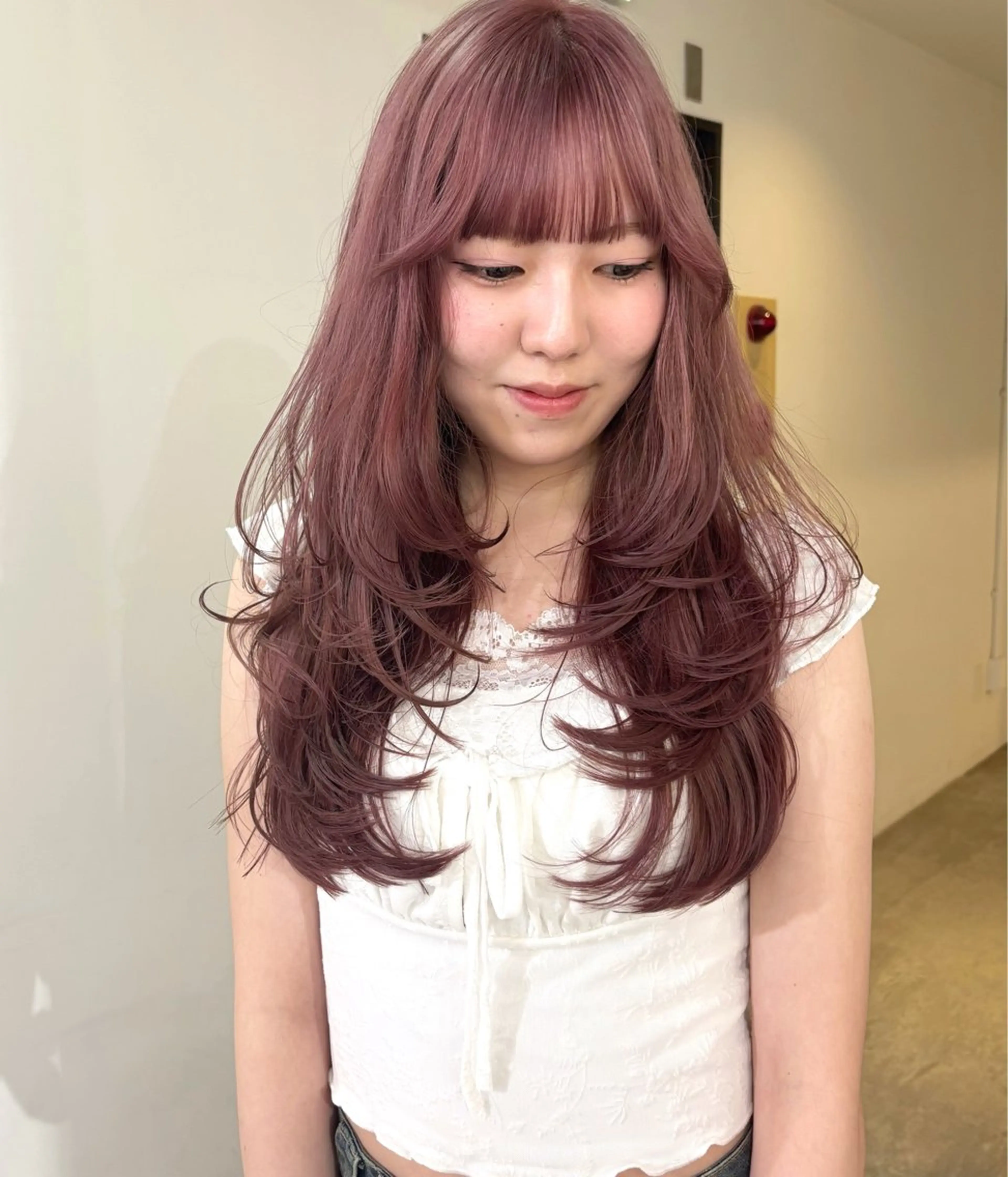 ロング カラー ブリーチ ブロンド ハイトーンカラー ピンクカラー カット ヘアカラー mizuki/ピンク ベージュ.レイヤーのヘアスタイル