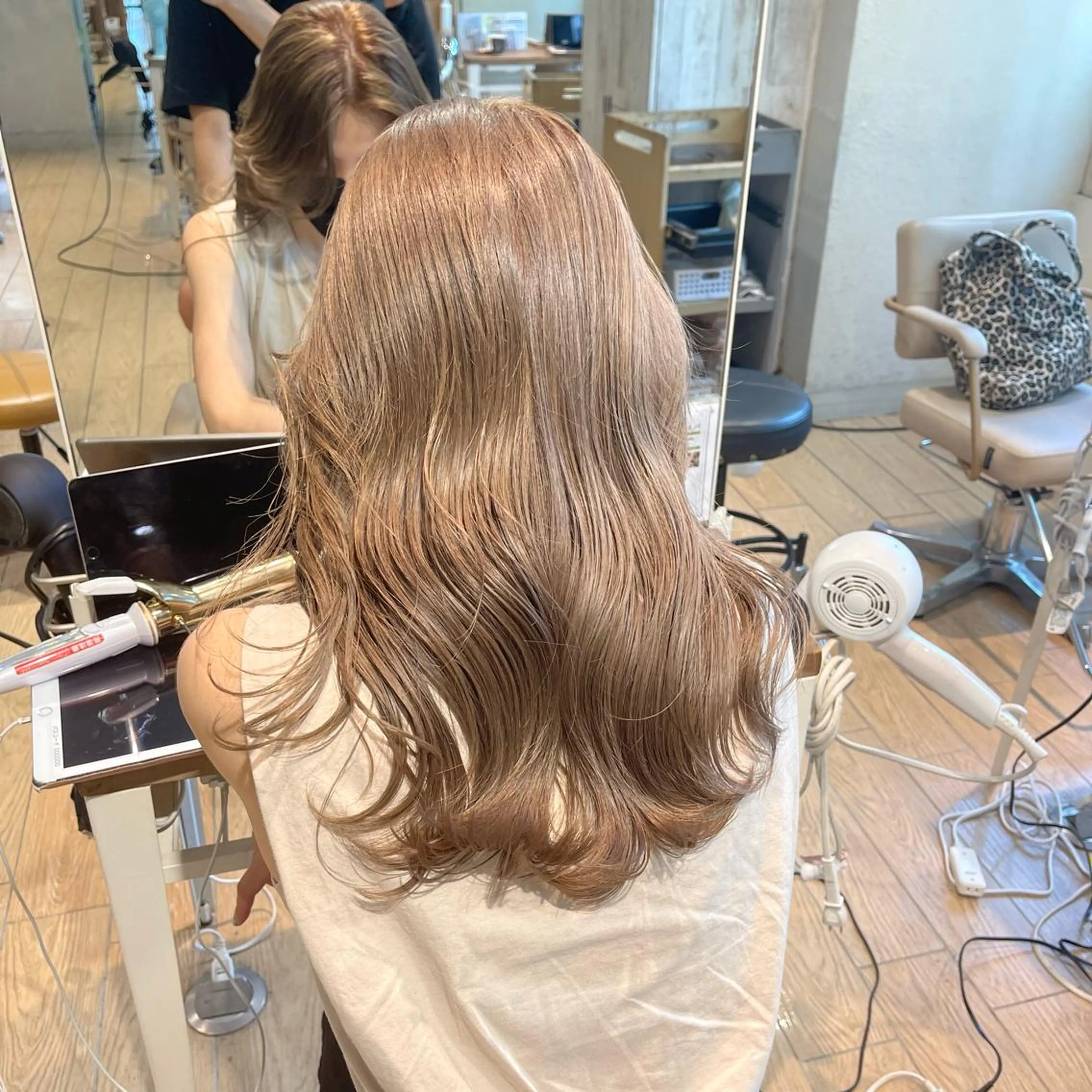 セミロング ETOWA shinjuku所属・小顔似合わせ提案/ レイヤー/川澄かずまのヘアスタイル