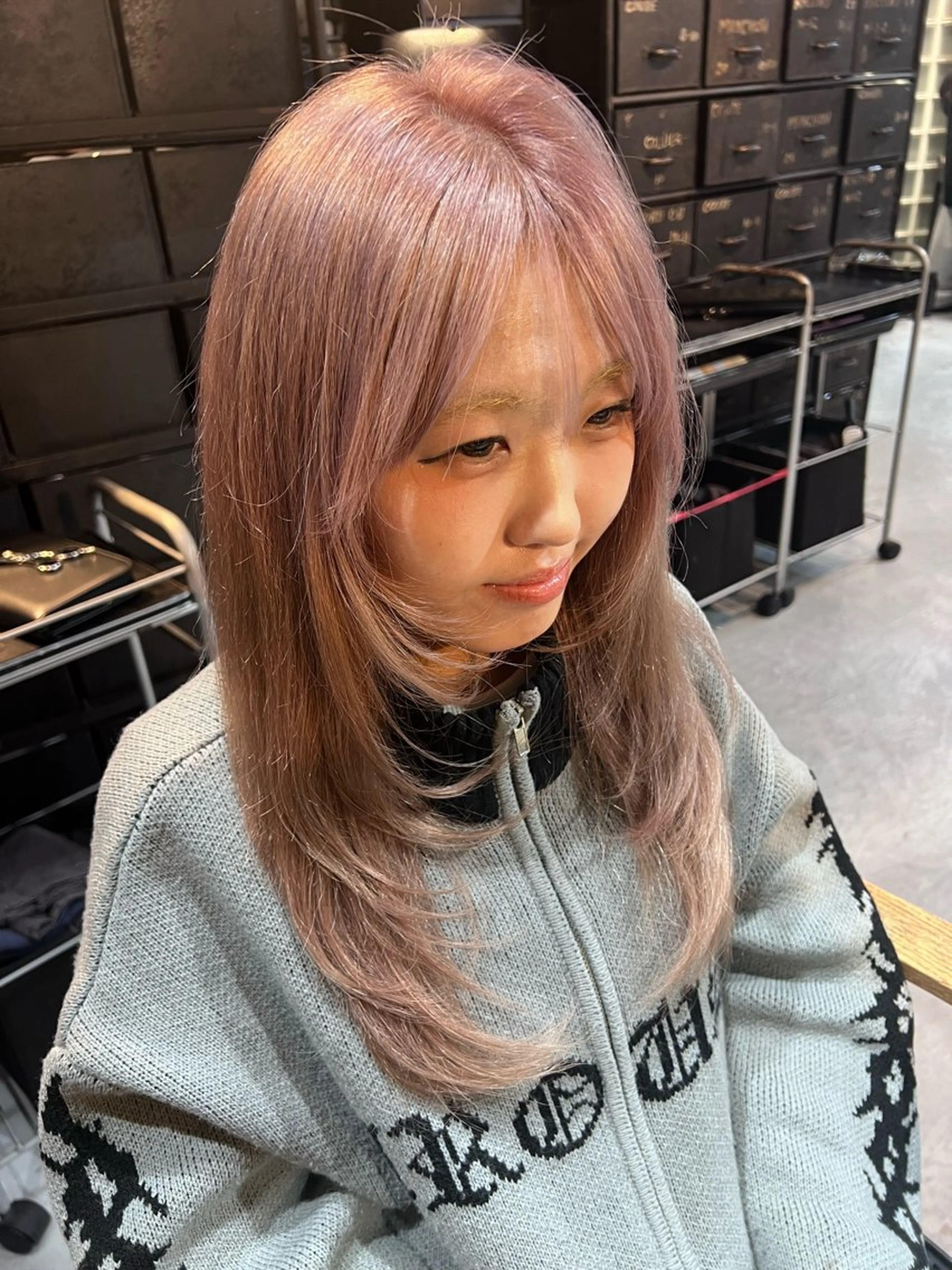 ロング カラー レイヤーカット ヘアカラー 🫐ハイトーンカラー RIRIKA🌻のヘアスタイル