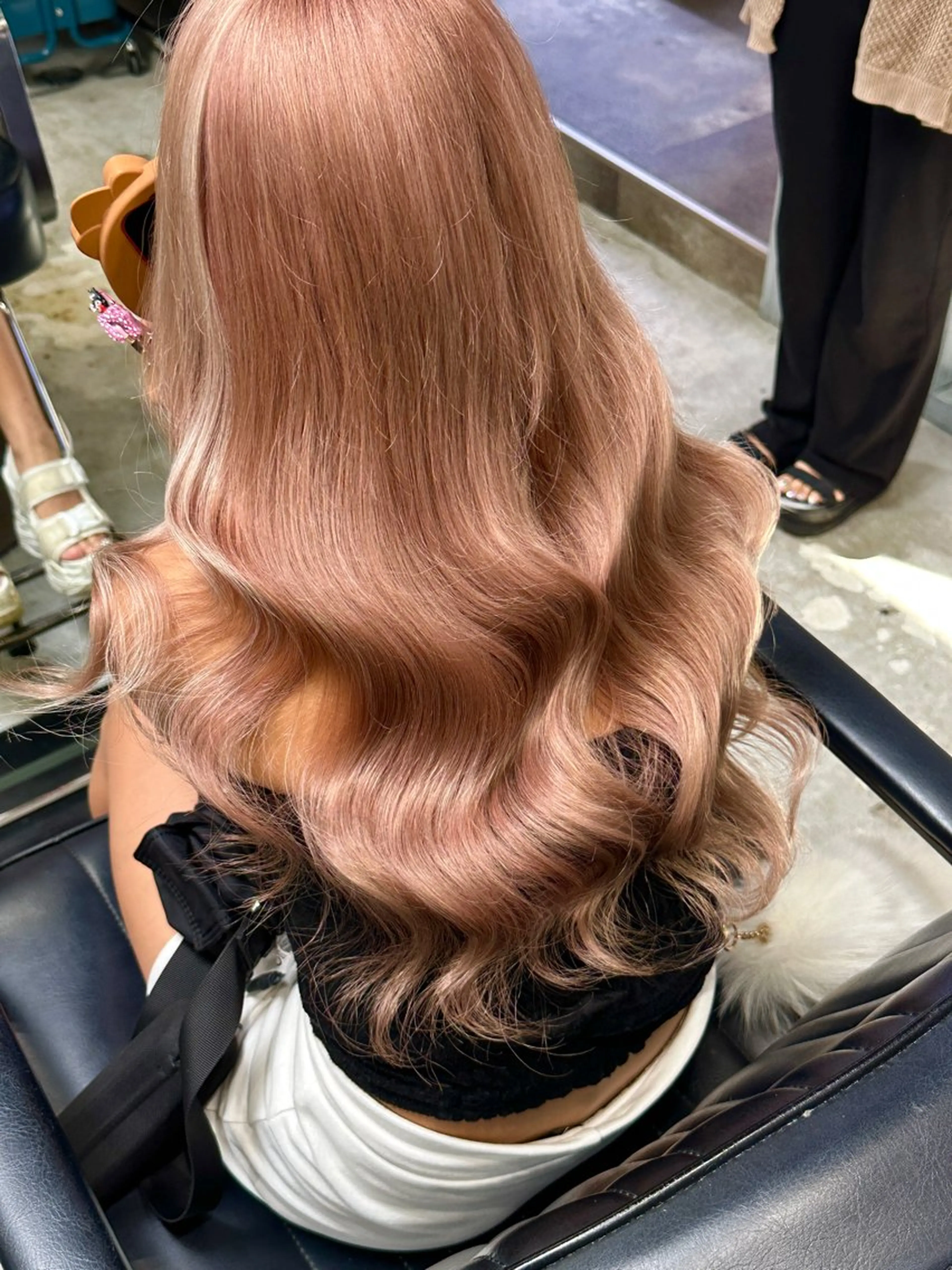 ロング カラー ヘアアレンジ ベージュカラー ブリーチ ピンクカラー ピンクベージュ ヘアカラー EDeN Kuutoのヘアスタイル