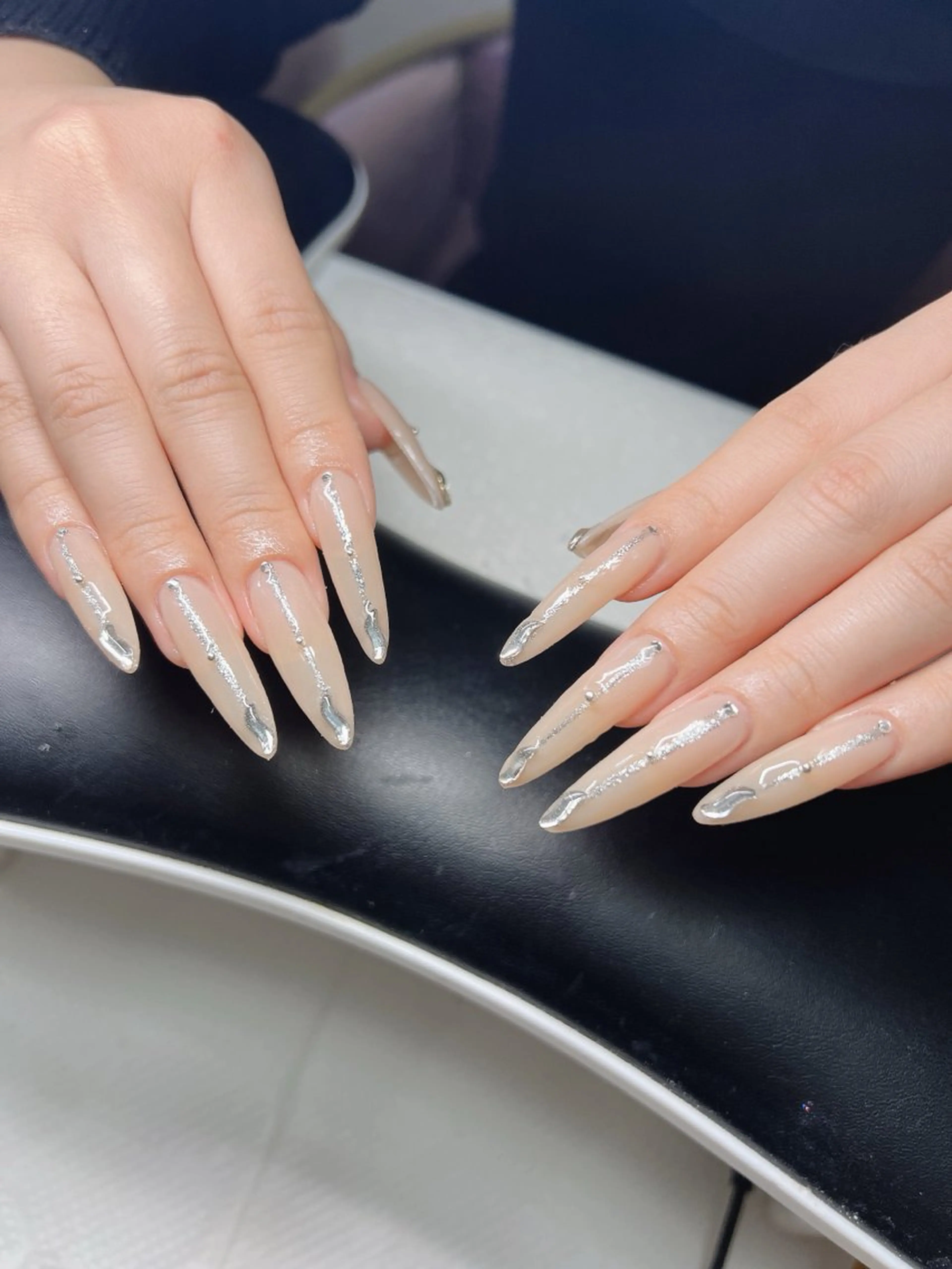 ネイル オーロラネイル チークネイル 長さ出し フットネイル フレンチネイル ハンドネイル Lee Nailsのネイルデザイン