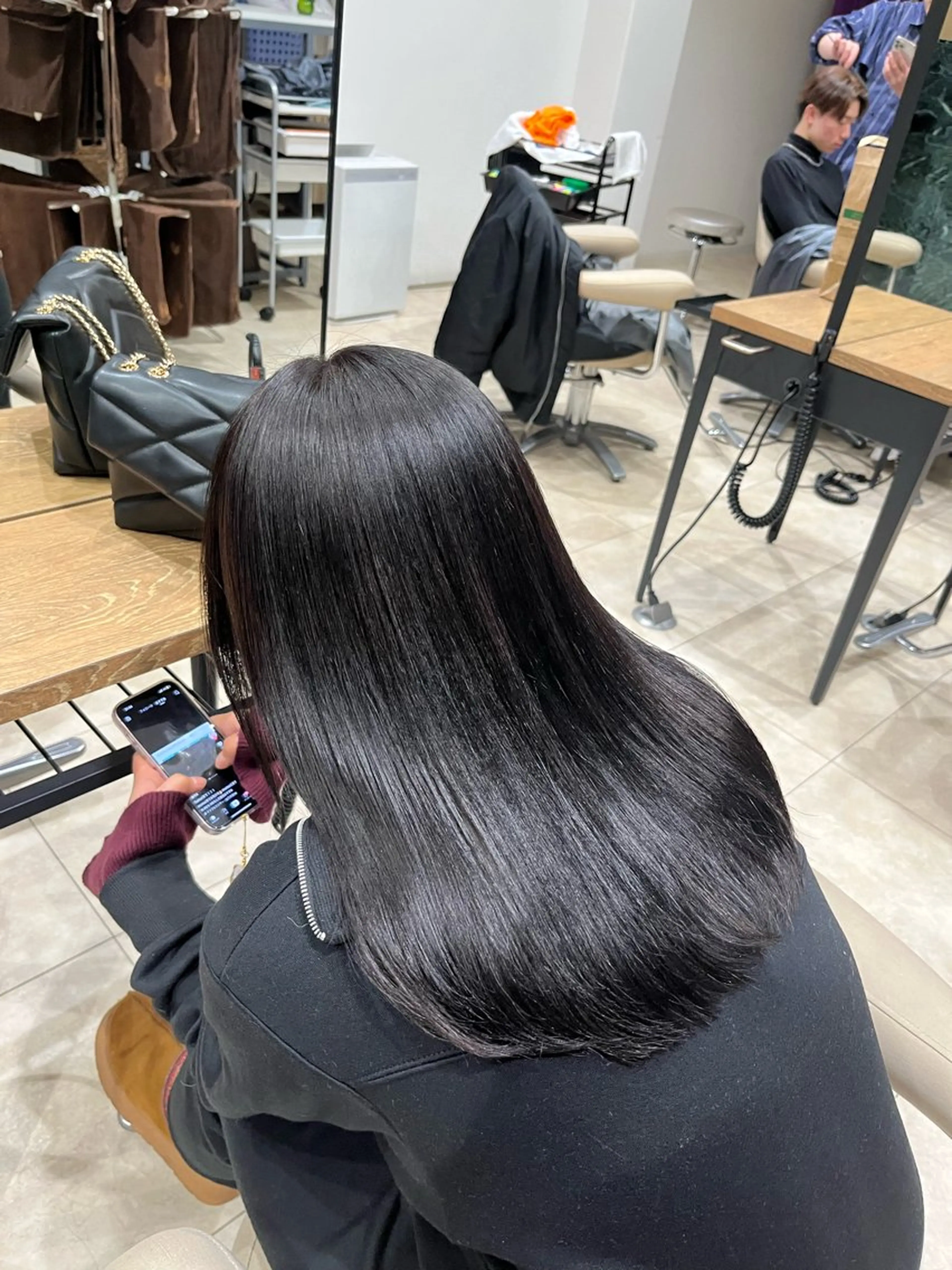 セミロング カラー トリートメント 髪の修復専門サロン　hair place VIVE所属・KOTA / ハイトーン/髪質改善のヘアスタイル