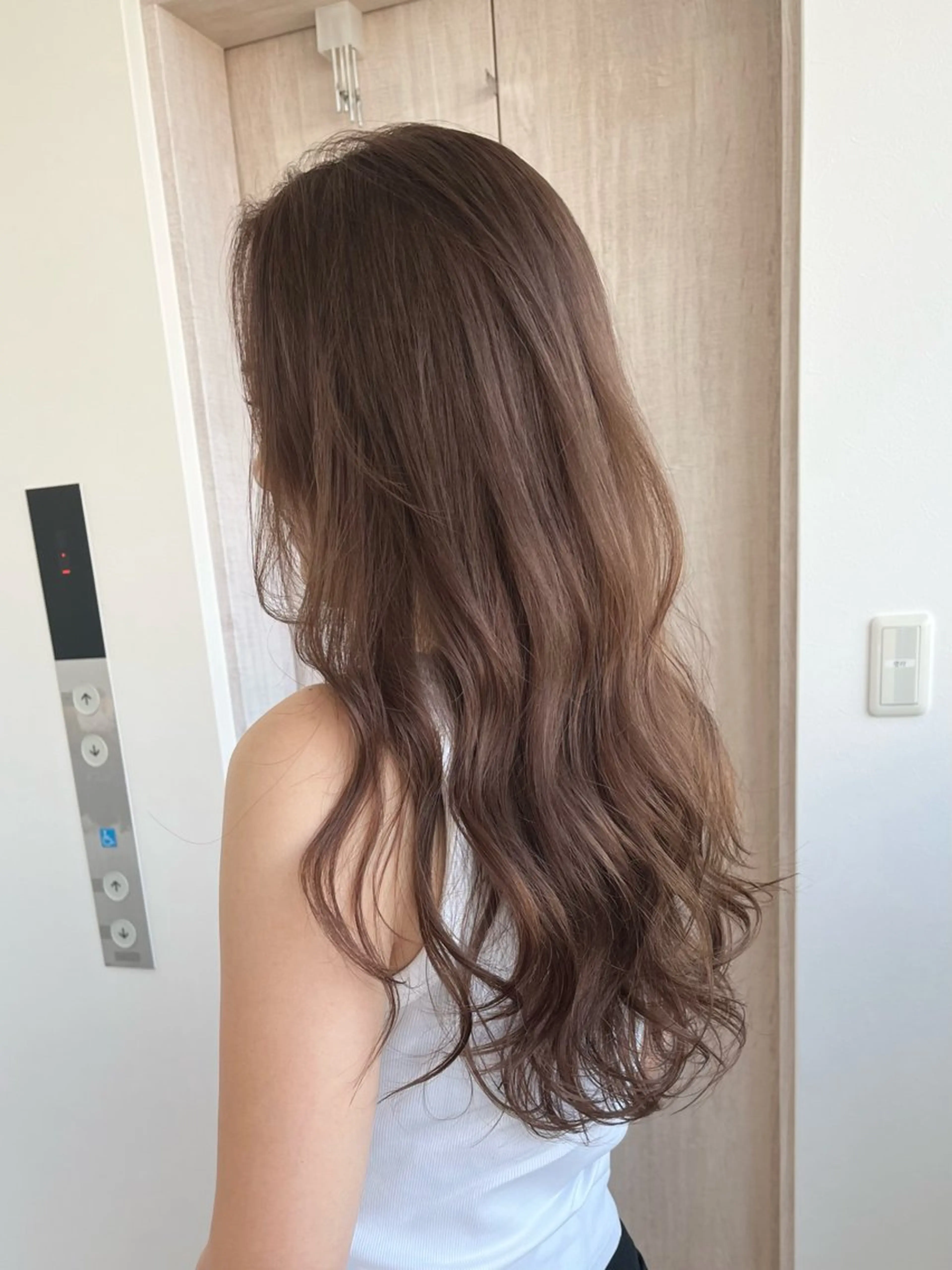 ロング ヘアカラー トリートメント LATE  tokyo所属・廣庭 勇人のヘアスタイル