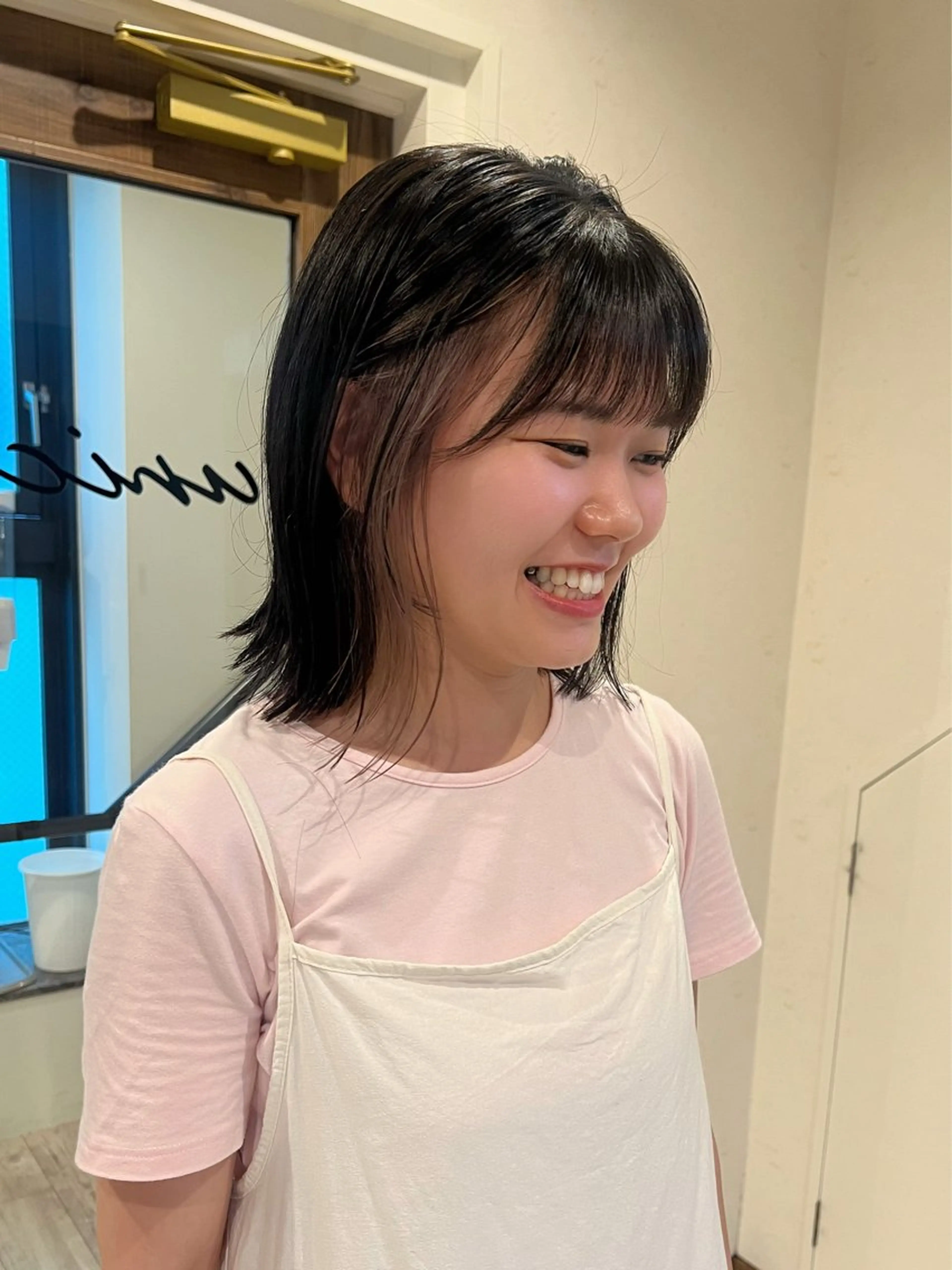 ショート カラー イヤリングカラー ヘアカラー 工藤 梨花のヘアスタイル