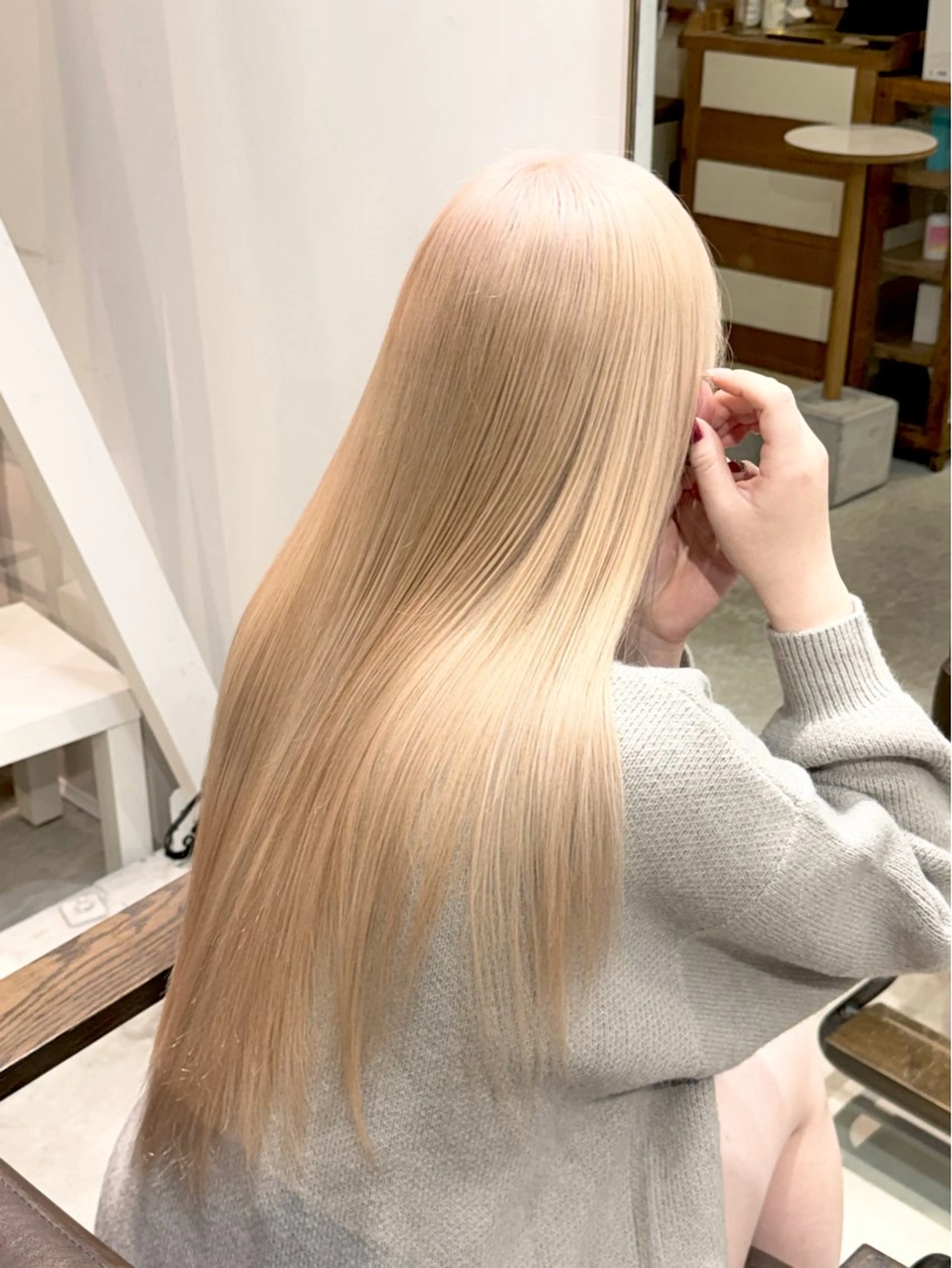 ロング カラー ヘアカラー トリートメント kai .のヘアスタイル