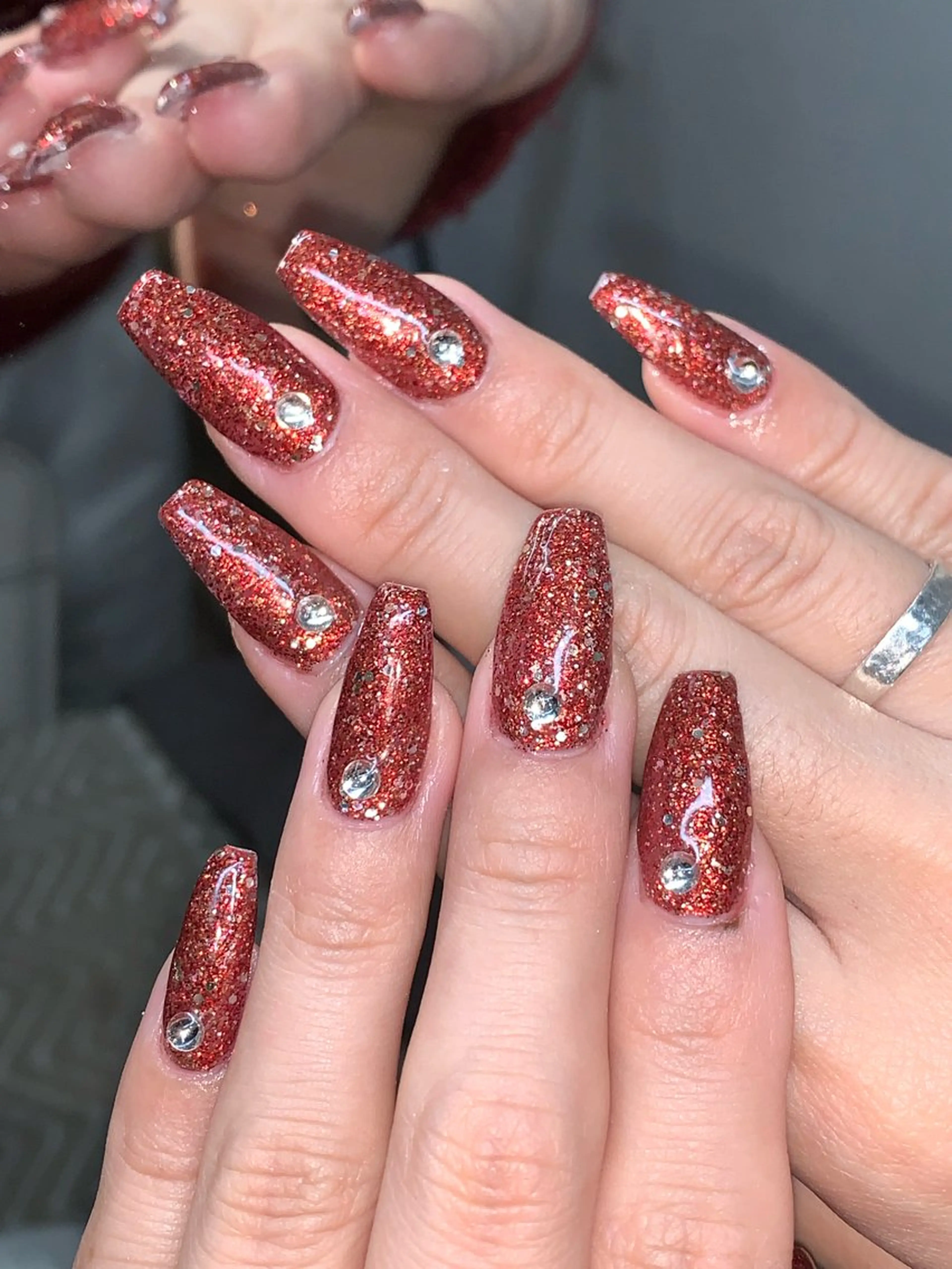 ネイル ハンドネイル NES NAIL所属・さゆり￤推しキャラ ￤ロングネイル🩷のネイルデザイン