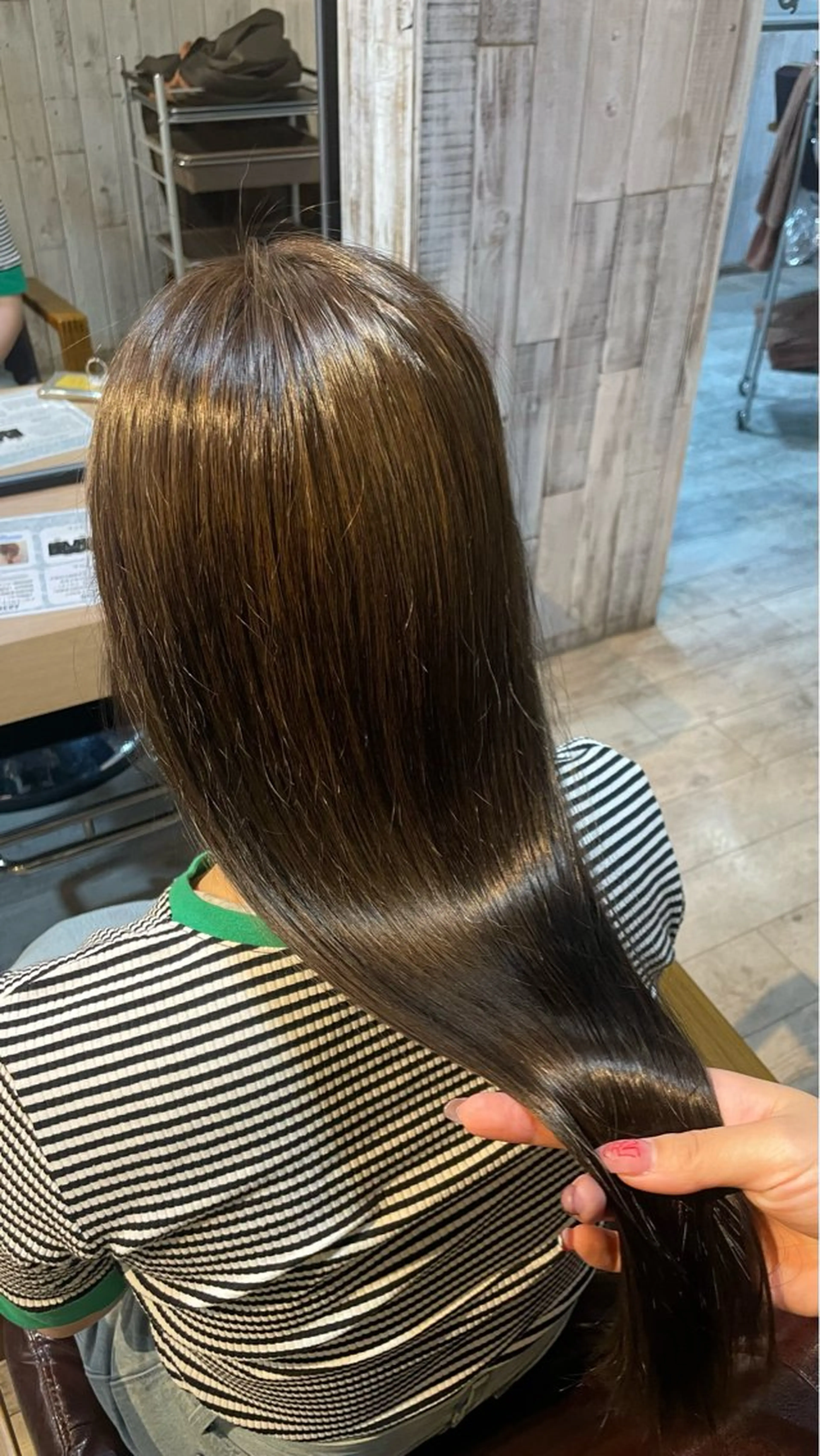 セミロング カラー い な み ま なのヘアスタイル