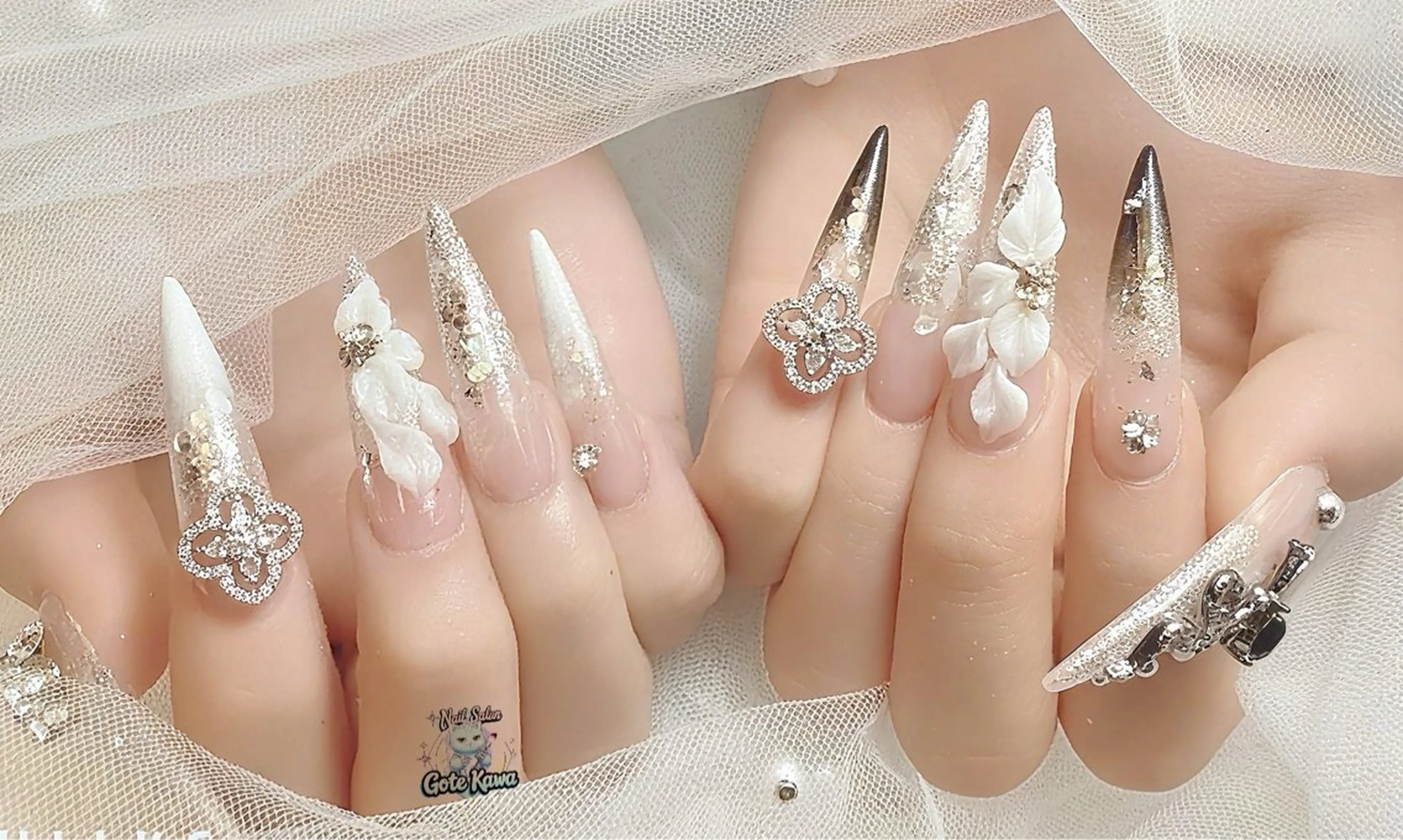 ネイル グラデーション キラキラネイル ハンドネイル ハンドケア GOTE KAWA Nail Salon(ゴテかわ)所属・Gote Kawa nail salonのネイルデザイン