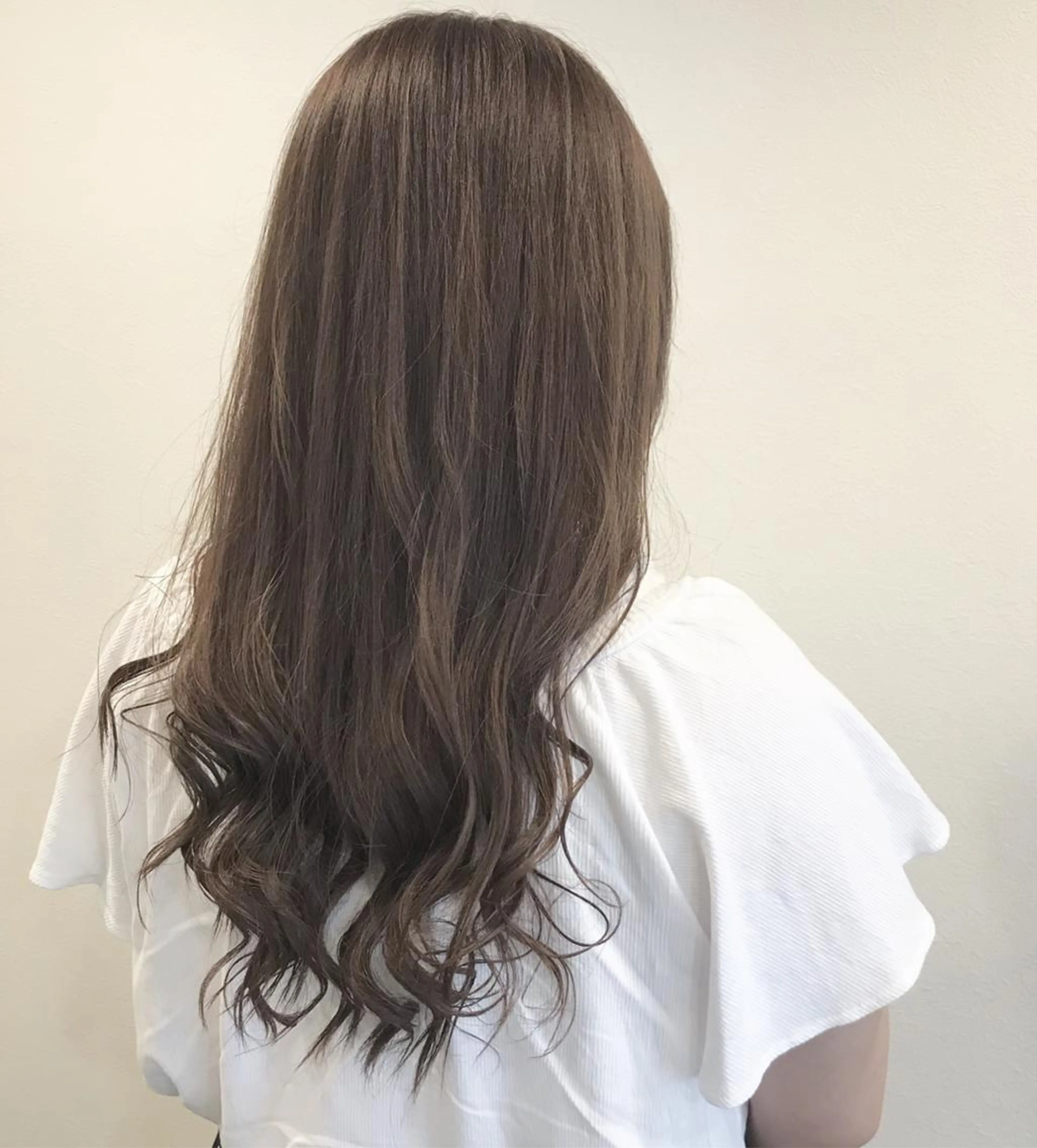 セミロング カラー パーマ カット パーマ トリートメント エイトウメダ 店長　稲尾友則のヘアスタイル