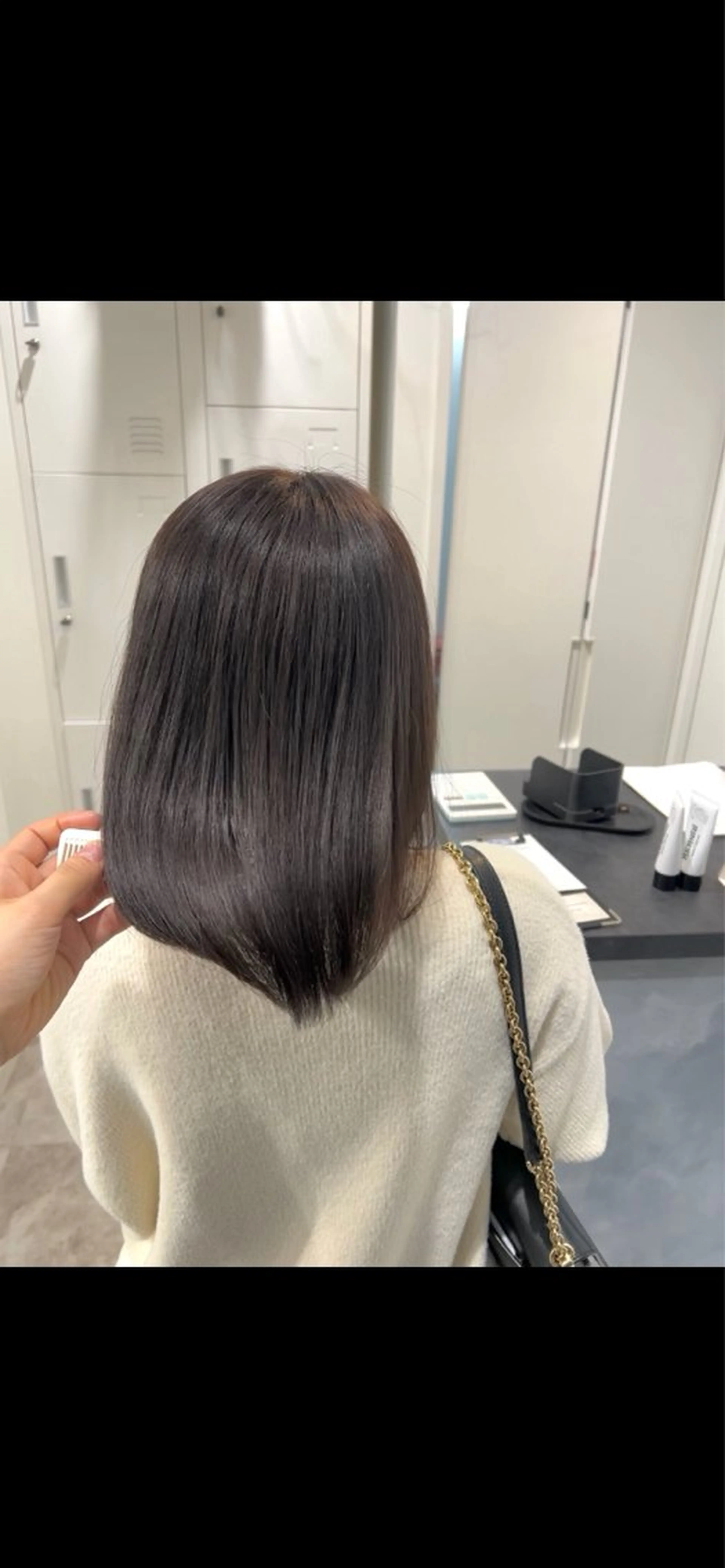 ミディアム カラー アッシュ アッシュグレー アッシュグレージュ ブリーチ ダブルカラー ヘアカラー 黒阪 なみのヘアスタイル