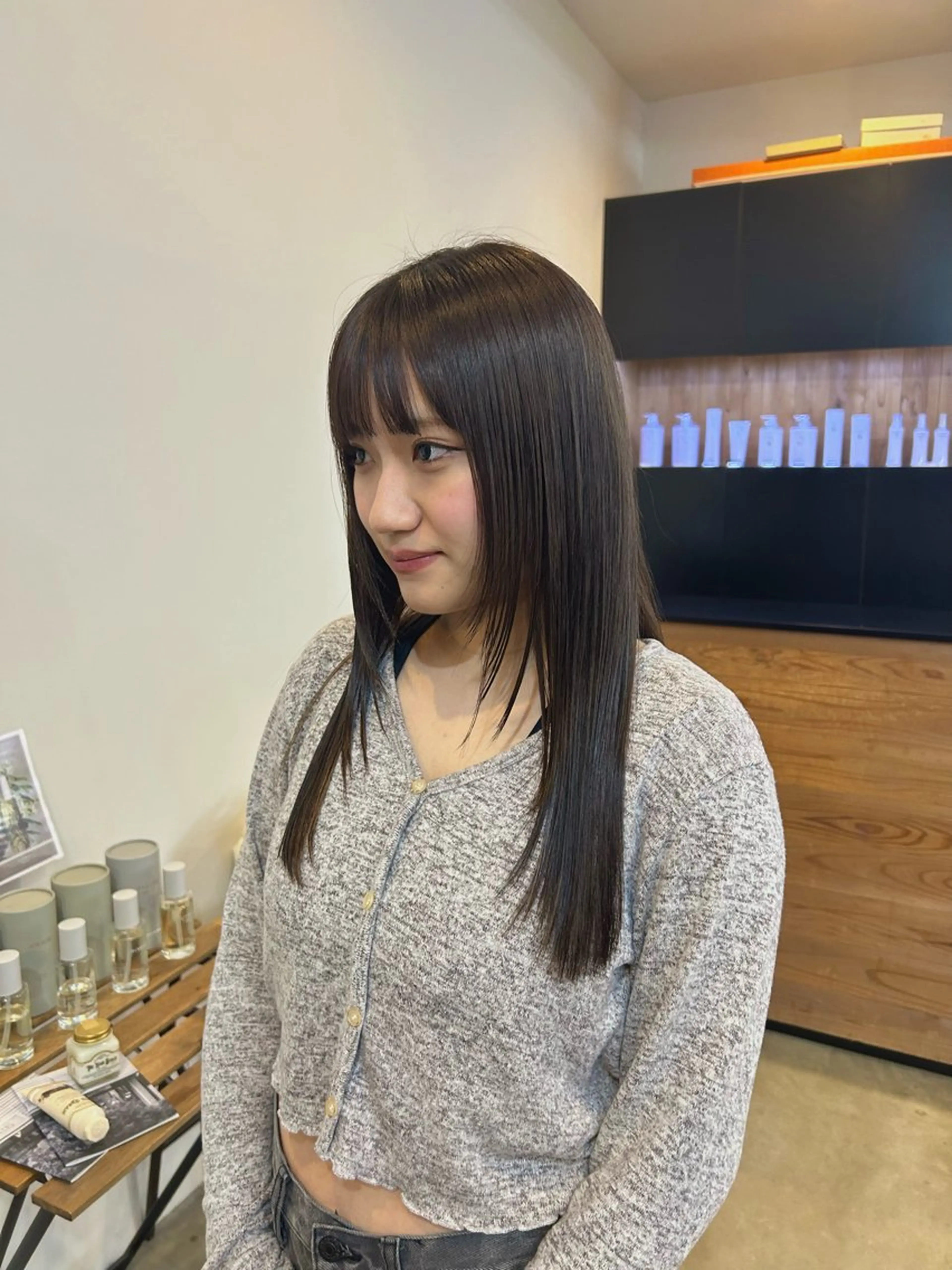 ロング レイヤーカット カット 縮毛矯正 plus HAIR いずみのヘアスタイル