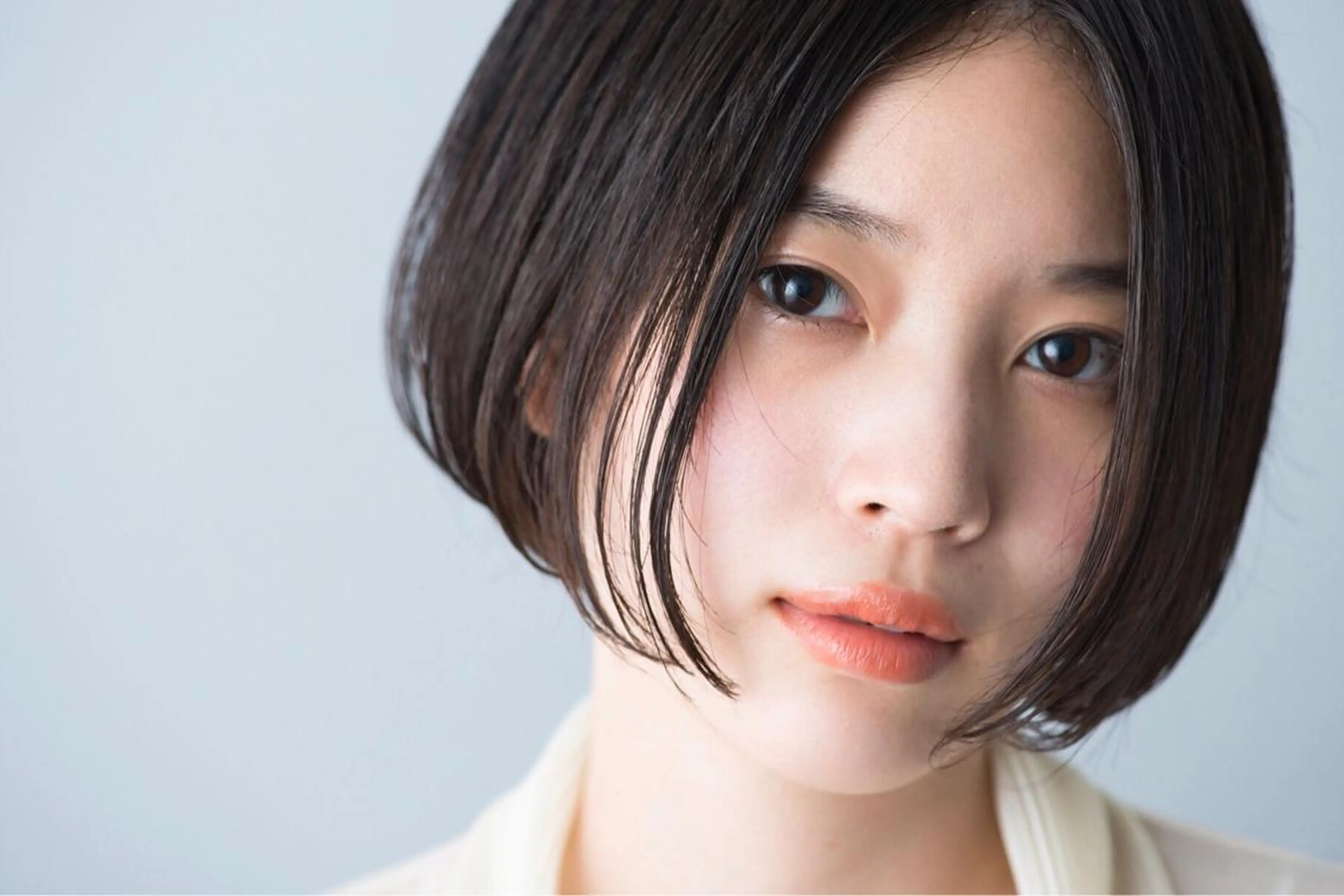 ショート カラー 黒髪 ROMMY. ロミーのヘアスタイル