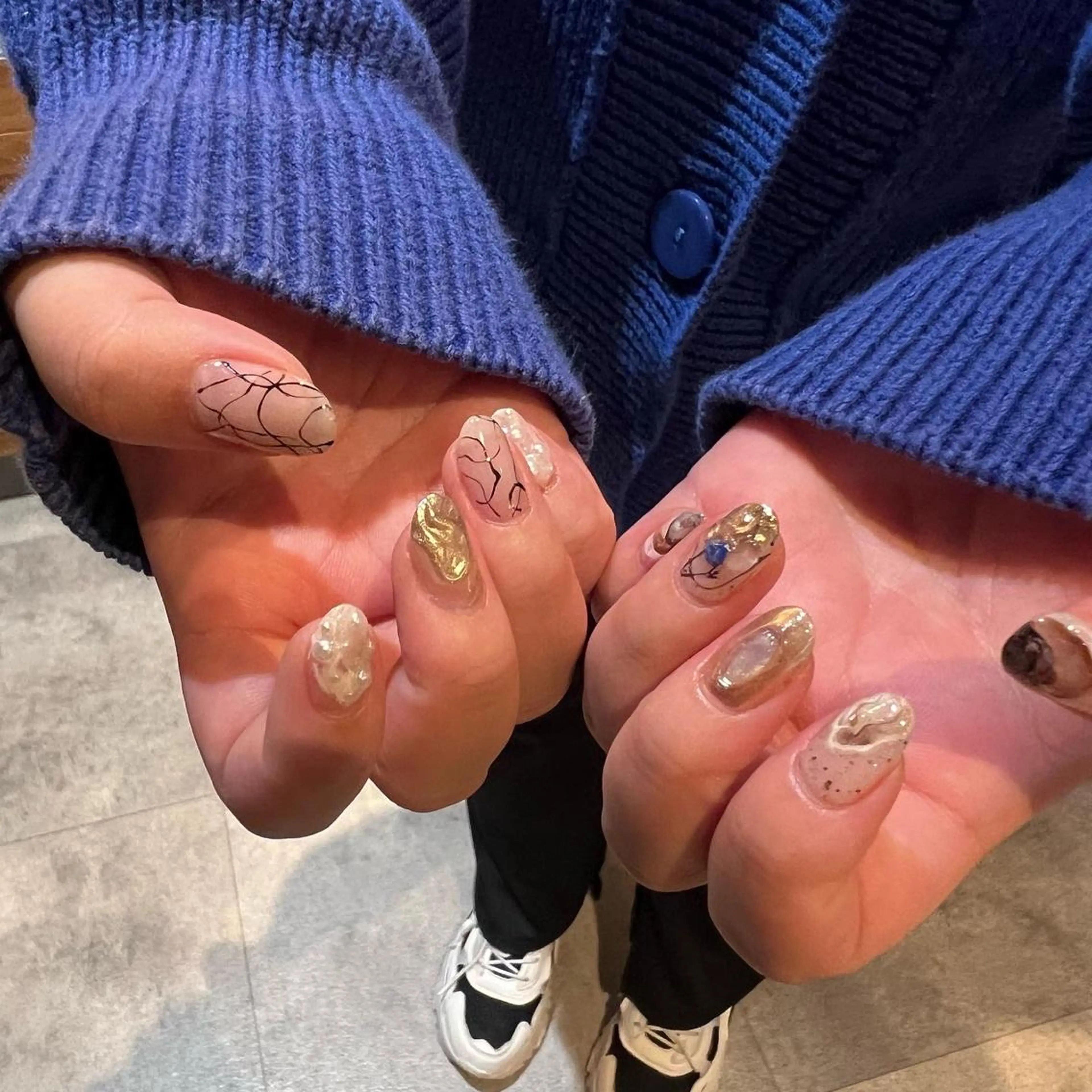 ネイル 氷ネイル・うるうるネイル マグネットネイル ミラーネイル ニュアンスネイル ぷっくりネイル ハンドネイル sode shioriのネイルデザイン